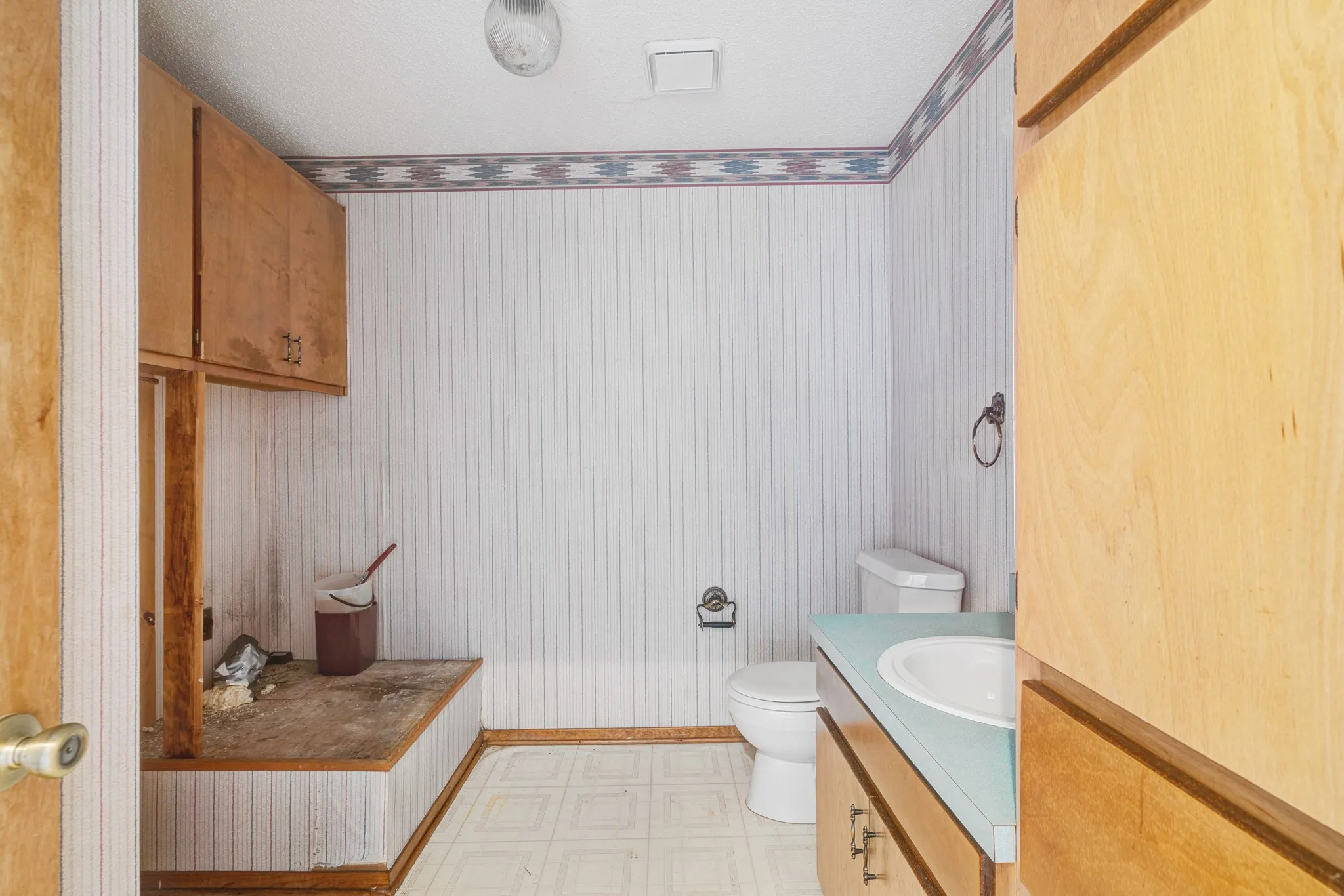 Single Family Residence For Sale in Lamar County , 109 PRIVATE RD 24980, Brookston, Texas 75421, 1 Bedroom, 2 Bathroom, Garage spaces, 1,440 Sqft, built in 1993, mls#21133867, Real Estate Agent in Brookston, Homes For Sale in Lamar county, Homes For Sale in Brookston, Realtor in Brookston Texas, Real Estate Brokerage Independent Realty Texas, Luminita Cordes Realtor
