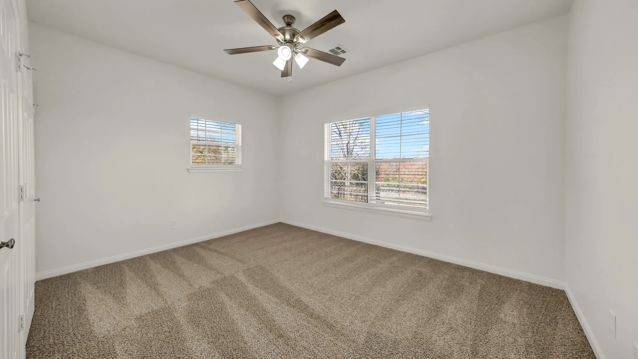 Single Family Residence For Sale in Parker County , 1735 Woodridge Court, Aledo, Texas 76008, 4 Bedroom, 3 Bathroom, 2 Garage spaces, 2,664 Sqft, built in 2005, mls#21131025, Real Estate Agent in Aledo, Homes For Sale in Parker county, Homes For Sale in Aledo, Realtor in Aledo Texas, Real Estate Brokerage Independent Realty Texas, Luminita Cordes Realtor