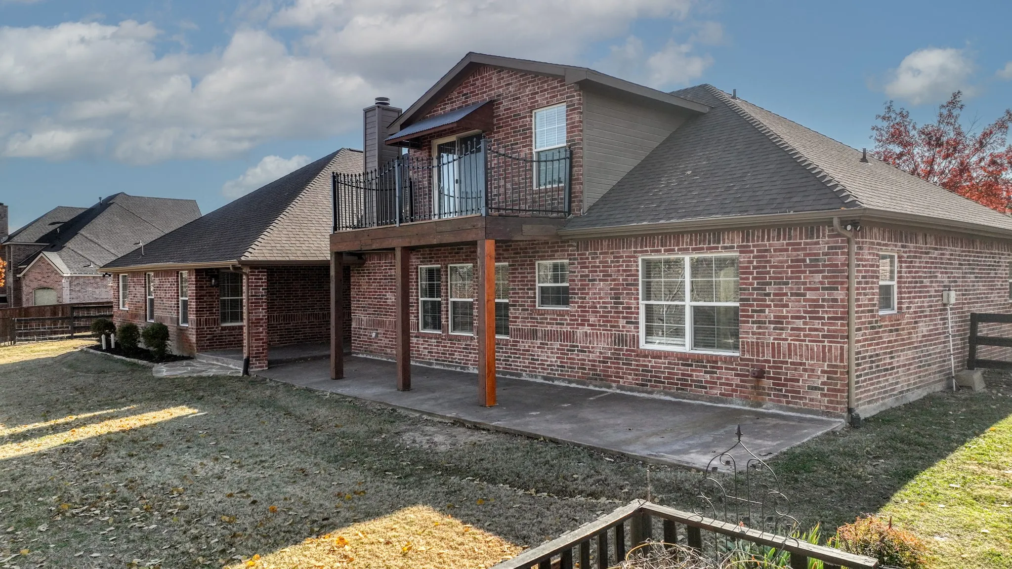 Single Family Residence For Sale in Parker County , 1735 Woodridge Court, Aledo, Texas 76008, 4 Bedroom, 3 Bathroom, 2 Garage spaces, 2,664 Sqft, built in 2005, mls#21131025, Real Estate Agent in Aledo, Homes For Sale in Parker county, Homes For Sale in Aledo, Realtor in Aledo Texas, Real Estate Brokerage Independent Realty Texas, Luminita Cordes Realtor