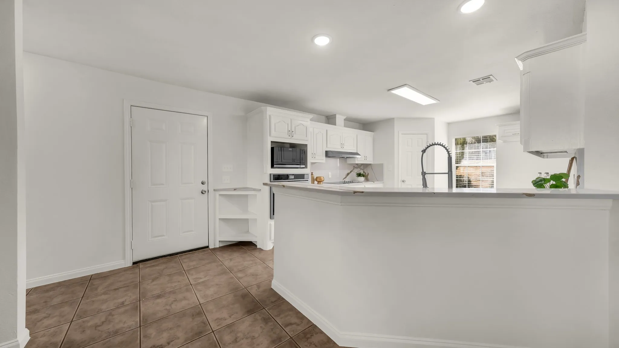 Single Family Residence For Sale in Parker County , 1735 Woodridge Court, Aledo, Texas 76008, 4 Bedroom, 3 Bathroom, 2 Garage spaces, 2,664 Sqft, built in 2005, mls#21131025, Real Estate Agent in Aledo, Homes For Sale in Parker county, Homes For Sale in Aledo, Realtor in Aledo Texas, Real Estate Brokerage Independent Realty Texas, Luminita Cordes Realtor