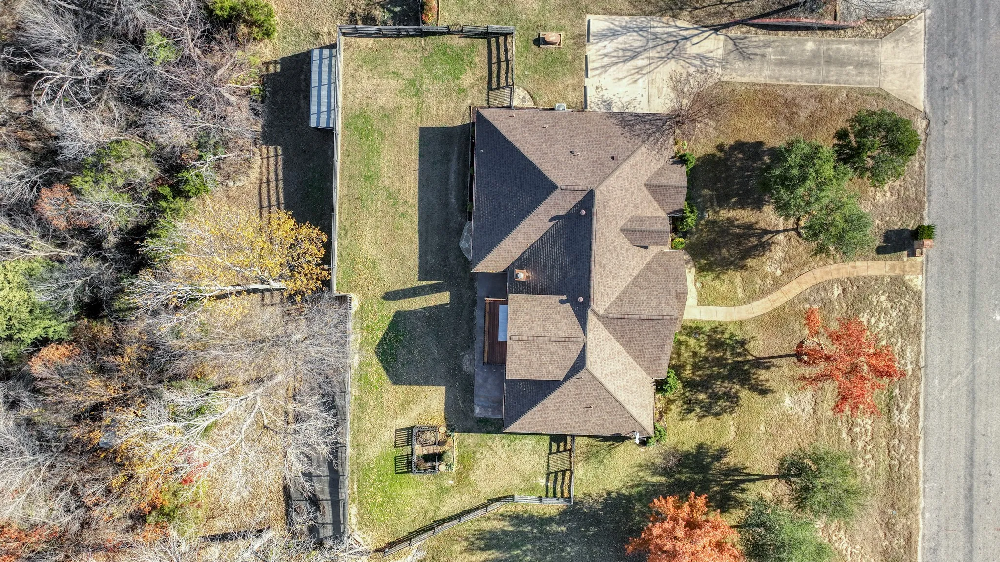 Single Family Residence For Sale in Parker County , 1735 Woodridge Court, Aledo, Texas 76008, 4 Bedroom, 3 Bathroom, 2 Garage spaces, 2,664 Sqft, built in 2005, mls#21131025, Real Estate Agent in Aledo, Homes For Sale in Parker county, Homes For Sale in Aledo, Realtor in Aledo Texas, Real Estate Brokerage Independent Realty Texas, Luminita Cordes Realtor