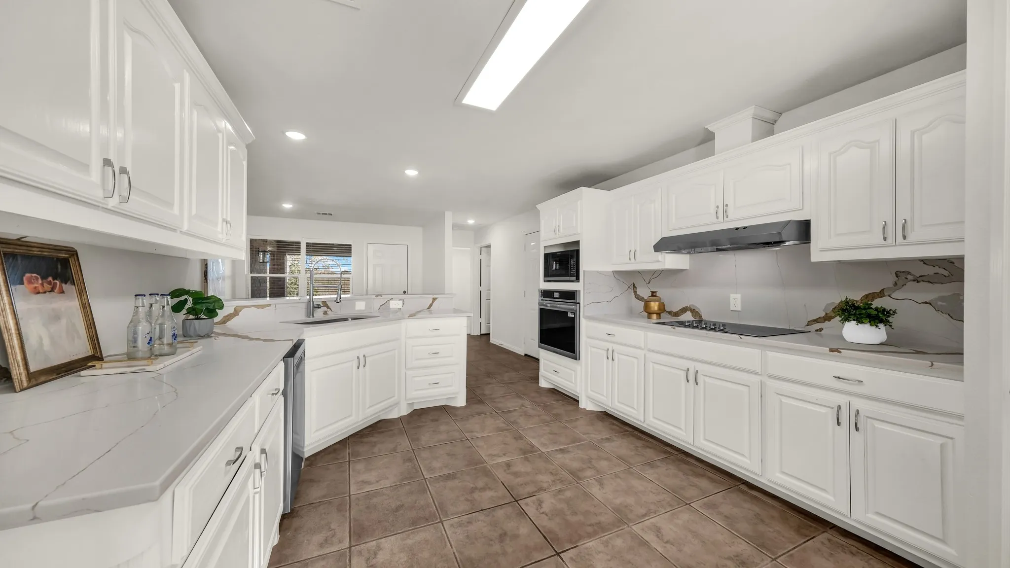 Single Family Residence For Sale in Parker County , 1735 Woodridge Court, Aledo, Texas 76008, 4 Bedroom, 3 Bathroom, 2 Garage spaces, 2,664 Sqft, built in 2005, mls#21131025, Real Estate Agent in Aledo, Homes For Sale in Parker county, Homes For Sale in Aledo, Realtor in Aledo Texas, Real Estate Brokerage Independent Realty Texas, Luminita Cordes Realtor