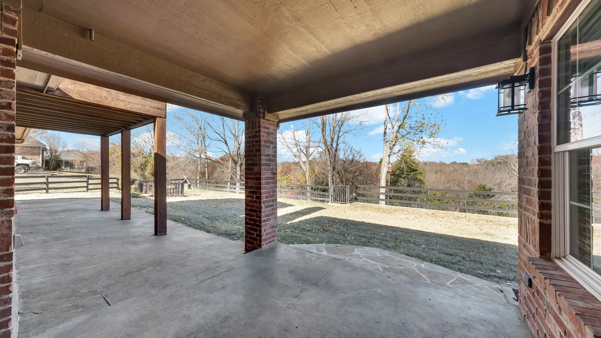 Single Family Residence For Sale in Parker County , 1735 Woodridge Court, Aledo, Texas 76008, 4 Bedroom, 3 Bathroom, 2 Garage spaces, 2,664 Sqft, built in 2005, mls#21131025, Real Estate Agent in Aledo, Homes For Sale in Parker county, Homes For Sale in Aledo, Realtor in Aledo Texas, Real Estate Brokerage Independent Realty Texas, Luminita Cordes Realtor
