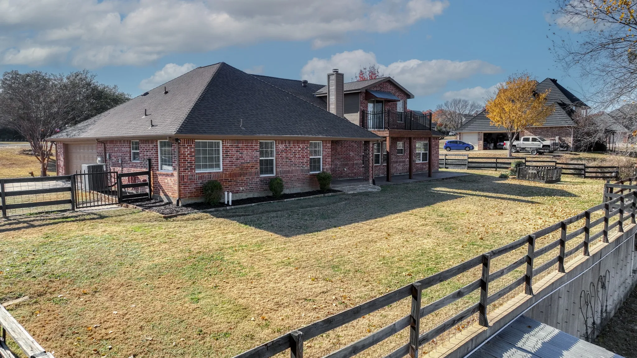 Single Family Residence For Sale in Parker County , 1735 Woodridge Court, Aledo, Texas 76008, 4 Bedroom, 3 Bathroom, 2 Garage spaces, 2,664 Sqft, built in 2005, mls#21131025, Real Estate Agent in Aledo, Homes For Sale in Parker county, Homes For Sale in Aledo, Realtor in Aledo Texas, Real Estate Brokerage Independent Realty Texas, Luminita Cordes Realtor