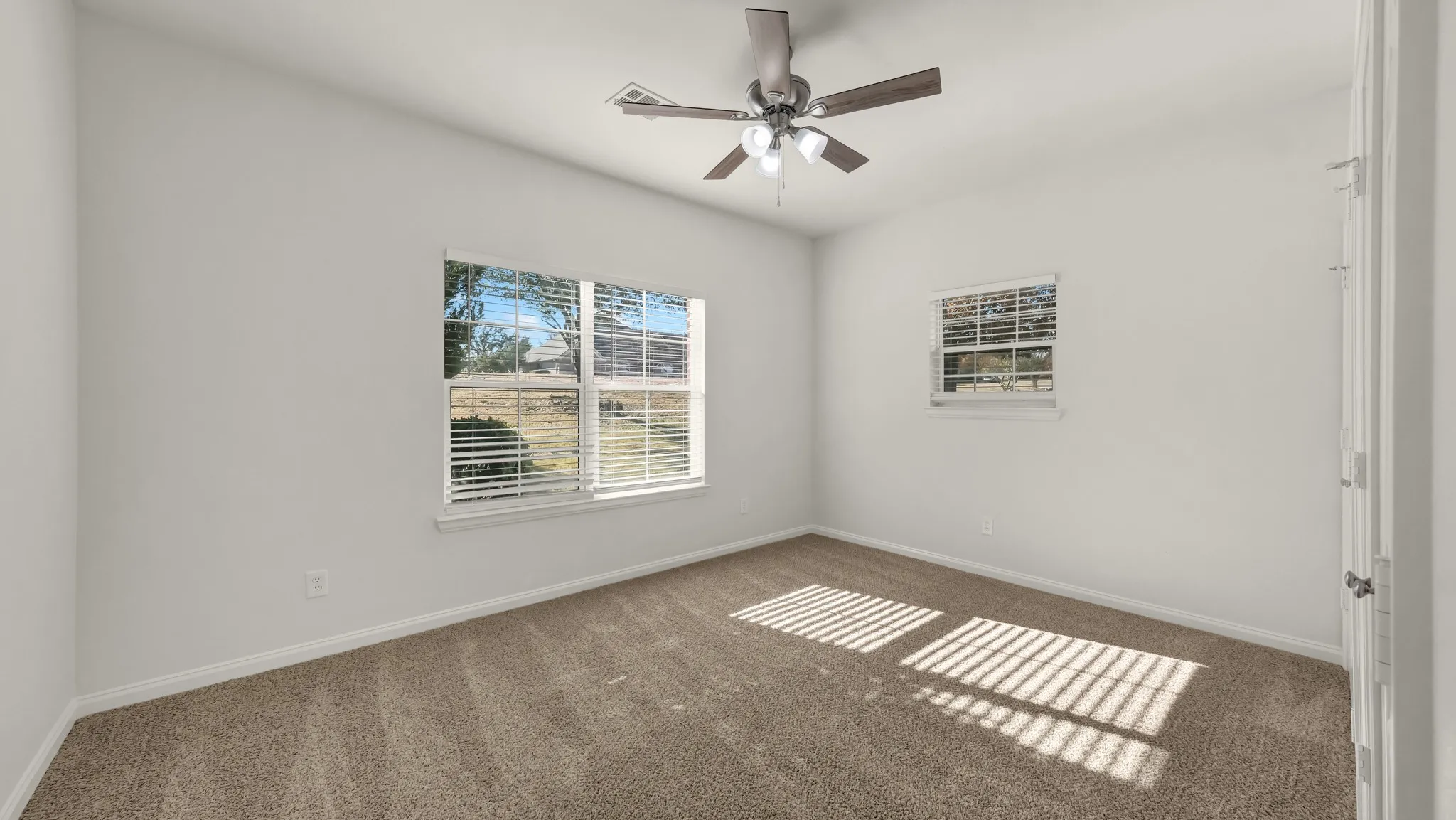 Single Family Residence For Sale in Parker County , 1735 Woodridge Court, Aledo, Texas 76008, 4 Bedroom, 3 Bathroom, 2 Garage spaces, 2,664 Sqft, built in 2005, mls#21131025, Real Estate Agent in Aledo, Homes For Sale in Parker county, Homes For Sale in Aledo, Realtor in Aledo Texas, Real Estate Brokerage Independent Realty Texas, Luminita Cordes Realtor