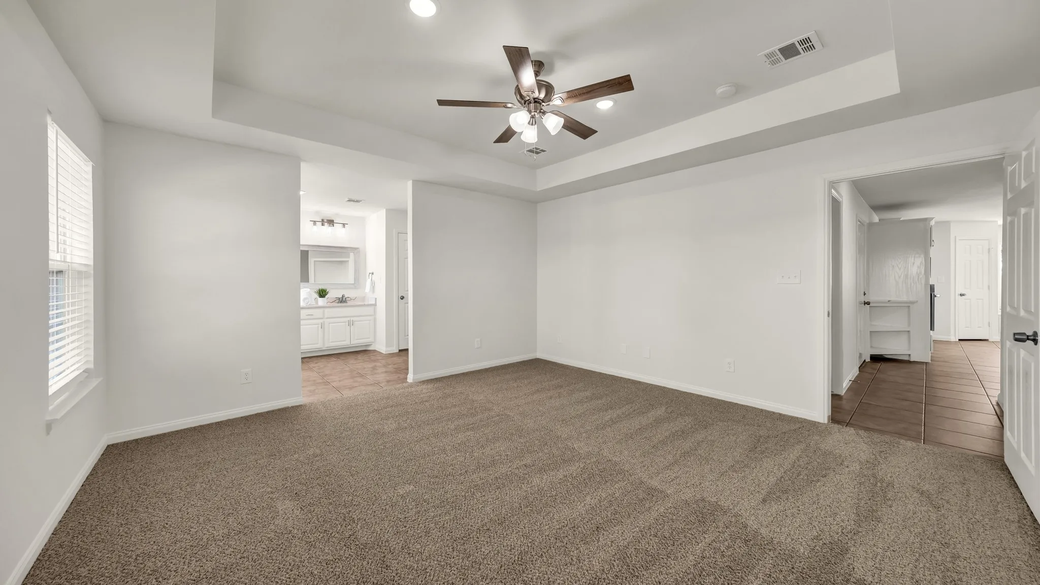 Single Family Residence For Sale in Parker County , 1735 Woodridge Court, Aledo, Texas 76008, 4 Bedroom, 3 Bathroom, 2 Garage spaces, 2,664 Sqft, built in 2005, mls#21131025, Real Estate Agent in Aledo, Homes For Sale in Parker county, Homes For Sale in Aledo, Realtor in Aledo Texas, Real Estate Brokerage Independent Realty Texas, Luminita Cordes Realtor