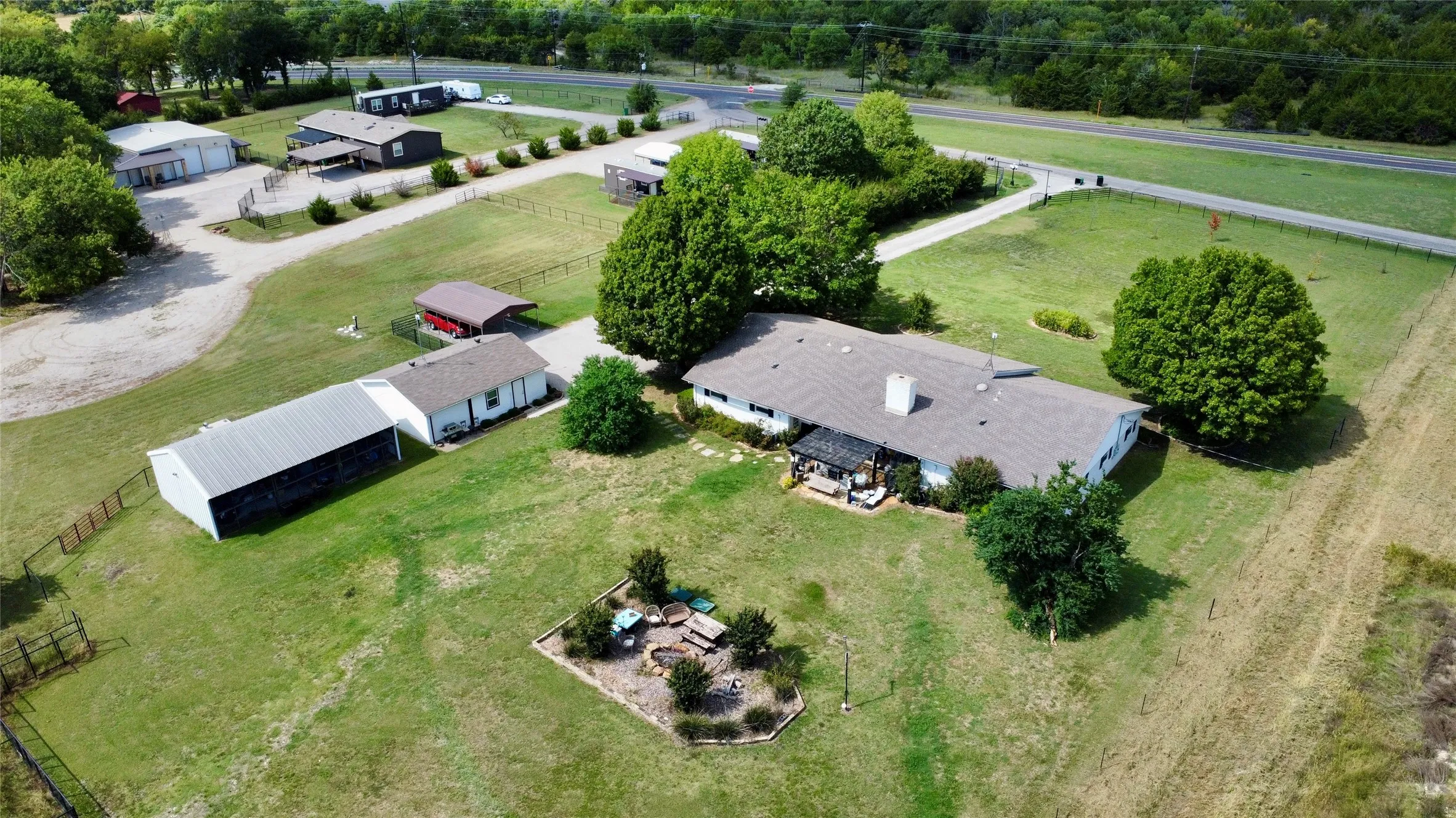 Single Family Residence For Sale in Collin County , 2252 County Road 342, Mc Kinney, Texas 75071, 8 Bedroom, 6 Bathroom, 2 Garage spaces, 4,700 Sqft, built in 1981, mls#21133947, Real Estate Agent in Mc Kinney, Homes For Sale in Collin county, Homes For Sale in Mc Kinney, Realtor in Mc Kinney Texas, Real Estate Brokerage Independent Realty Texas, Luminita Cordes Realtor