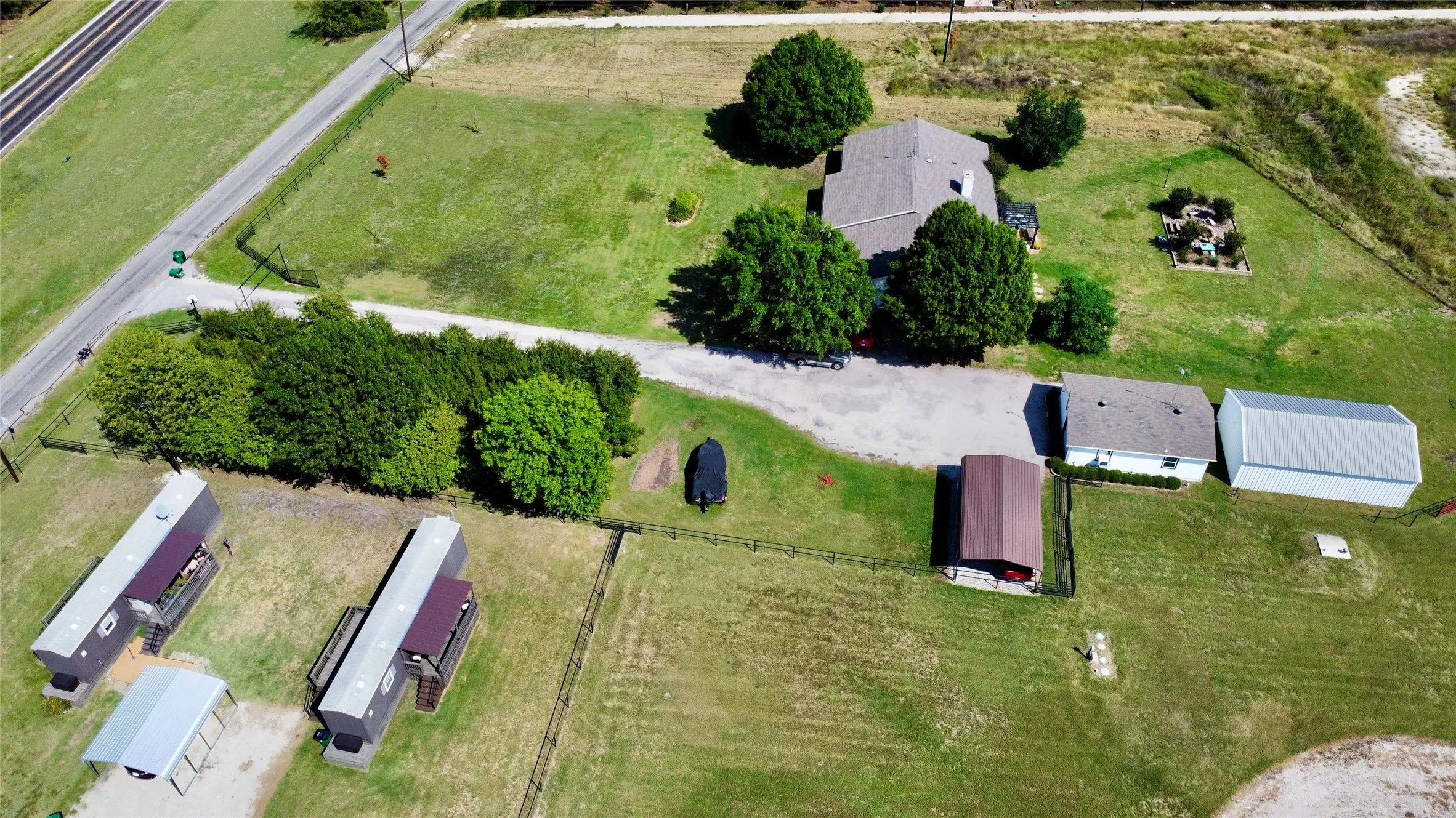 Single Family Residence For Sale in Collin County , 2252 County Road 342, Mc Kinney, Texas 75071, 8 Bedroom, 6 Bathroom, 2 Garage spaces, 4,700 Sqft, built in 1981, mls#21133947, Real Estate Agent in Mc Kinney, Homes For Sale in Collin county, Homes For Sale in Mc Kinney, Realtor in Mc Kinney Texas, Real Estate Brokerage Independent Realty Texas, Luminita Cordes Realtor