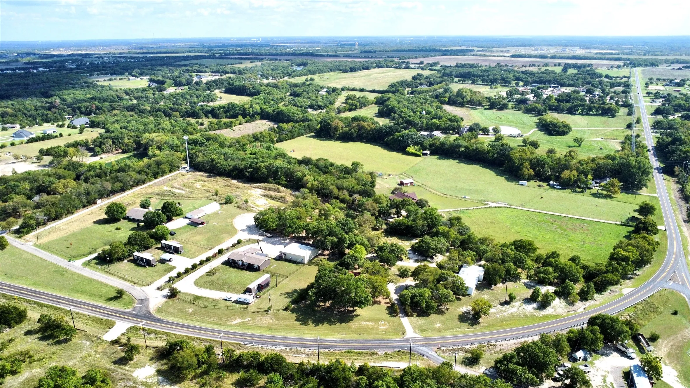 Single Family Residence For Sale in Collin County , 2252 County Road 342, Mc Kinney, Texas 75071, 8 Bedroom, 6 Bathroom, 2 Garage spaces, 4,700 Sqft, built in 1981, mls#21133947, Real Estate Agent in Mc Kinney, Homes For Sale in Collin county, Homes For Sale in Mc Kinney, Realtor in Mc Kinney Texas, Real Estate Brokerage Independent Realty Texas, Luminita Cordes Realtor