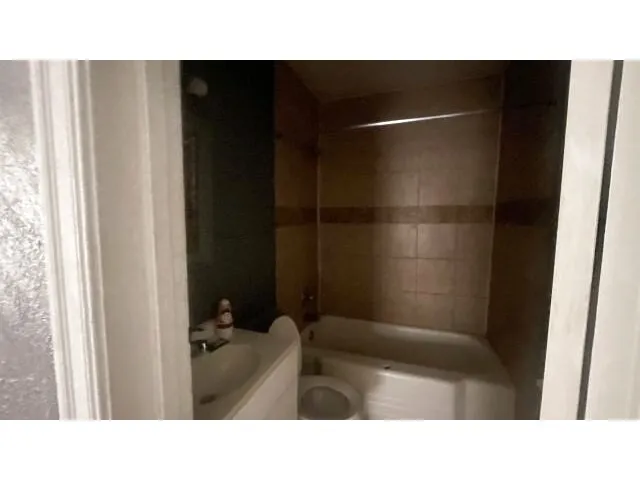 Single Family Residence For Sale in Tarrant County , 4518 Erath Street, Fort Worth, Texas 76119, 4 Bedroom, 2 Bathroom, Garage spaces, 1,392 Sqft, built in 1962, mls#21134233, Real Estate Agent in Fort Worth, Homes For Sale in Tarrant county, Homes For Sale in Fort Worth, Realtor in Fort Worth Texas, Real Estate Brokerage Independent Realty Texas, Luminita Cordes Realtor
