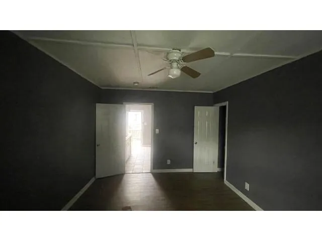 Single Family Residence For Sale in Tarrant County , 4518 Erath Street, Fort Worth, Texas 76119, 4 Bedroom, 2 Bathroom, Garage spaces, 1,392 Sqft, built in 1962, mls#21134233, Real Estate Agent in Fort Worth, Homes For Sale in Tarrant county, Homes For Sale in Fort Worth, Realtor in Fort Worth Texas, Real Estate Brokerage Independent Realty Texas, Luminita Cordes Realtor