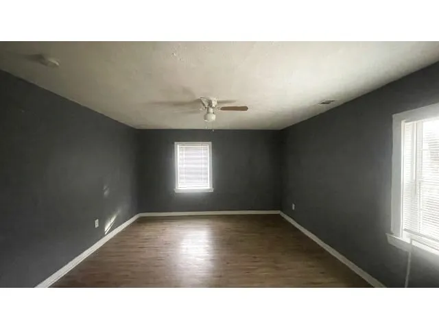 Single Family Residence For Sale in Tarrant County , 4518 Erath Street, Fort Worth, Texas 76119, 4 Bedroom, 2 Bathroom, Garage spaces, 1,392 Sqft, built in 1962, mls#21134233, Real Estate Agent in Fort Worth, Homes For Sale in Tarrant county, Homes For Sale in Fort Worth, Realtor in Fort Worth Texas, Real Estate Brokerage Independent Realty Texas, Luminita Cordes Realtor