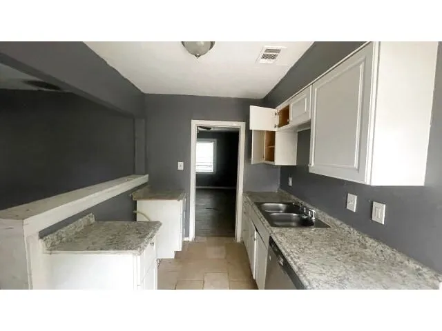 Single Family Residence For Sale in Tarrant County , 4518 Erath Street, Fort Worth, Texas 76119, 4 Bedroom, 2 Bathroom, Garage spaces, 1,392 Sqft, built in 1962, mls#21134233, Real Estate Agent in Fort Worth, Homes For Sale in Tarrant county, Homes For Sale in Fort Worth, Realtor in Fort Worth Texas, Real Estate Brokerage Independent Realty Texas, Luminita Cordes Realtor