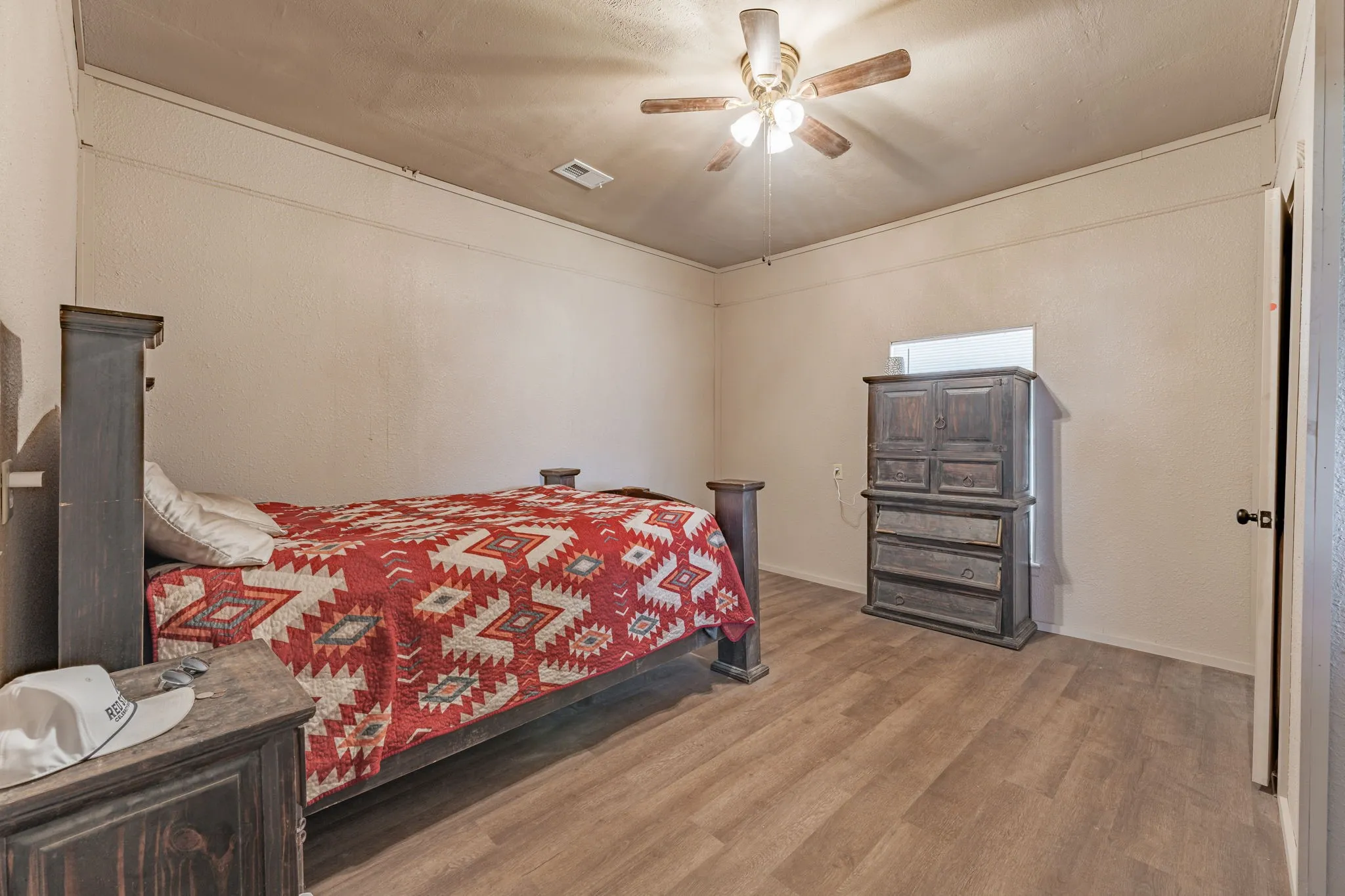Single Family Residence For Sale in Erath County , 1000 N Clinton Street N, Stephenville, Texas 76401, 3 Bedroom, 1 Bathroom, Garage spaces, 1,232 Sqft, built in 1930, mls#21134359, Real Estate Agent in Stephenville, Homes For Sale in Erath county, Homes For Sale in Stephenville, Realtor in Stephenville Texas, Real Estate Brokerage Independent Realty Texas, Luminita Cordes Realtor