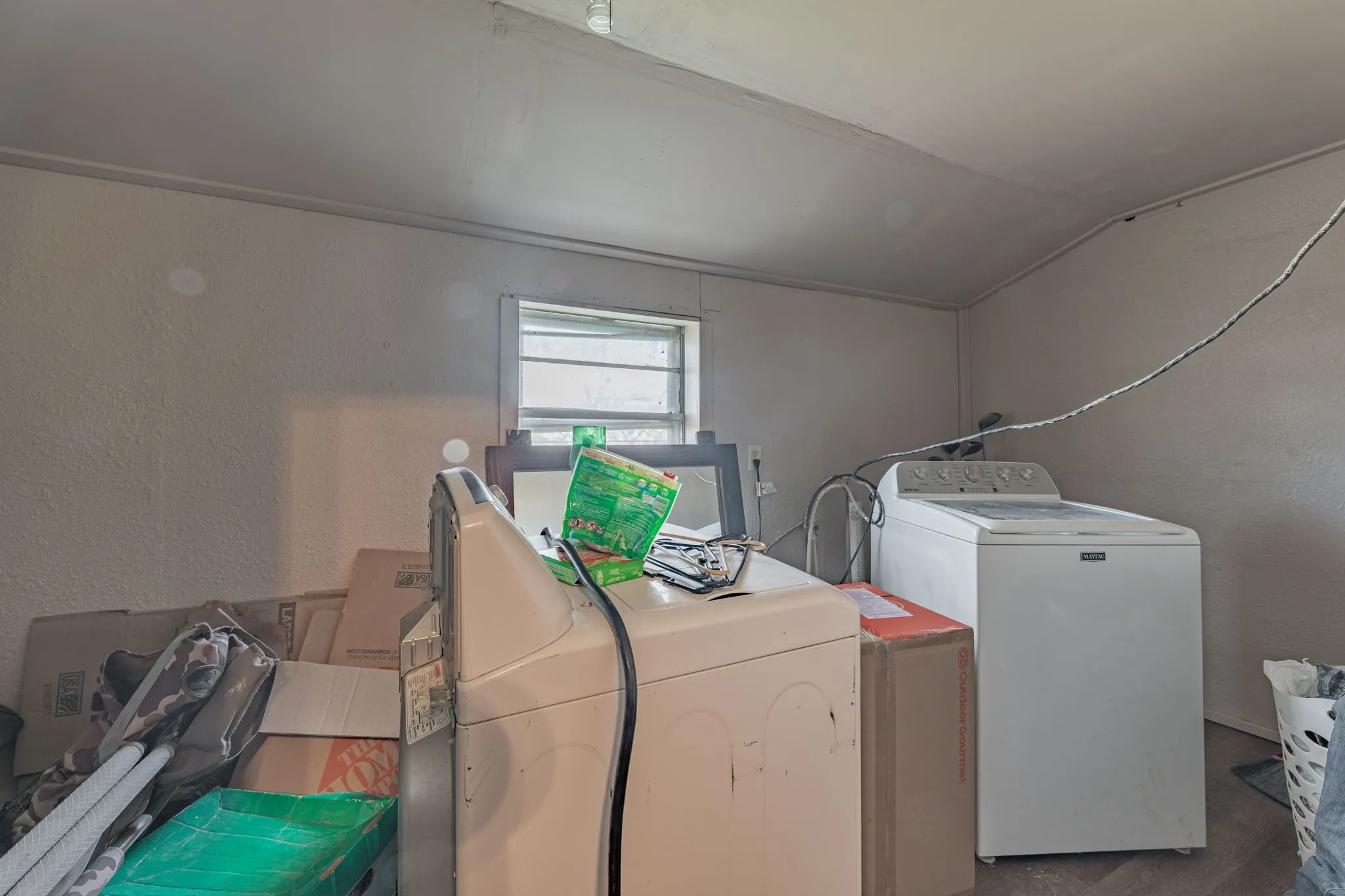 Single Family Residence For Sale in Erath County , 1000 N Clinton Street N, Stephenville, Texas 76401, 3 Bedroom, 1 Bathroom, Garage spaces, 1,232 Sqft, built in 1930, mls#21134359, Real Estate Agent in Stephenville, Homes For Sale in Erath county, Homes For Sale in Stephenville, Realtor in Stephenville Texas, Real Estate Brokerage Independent Realty Texas, Luminita Cordes Realtor