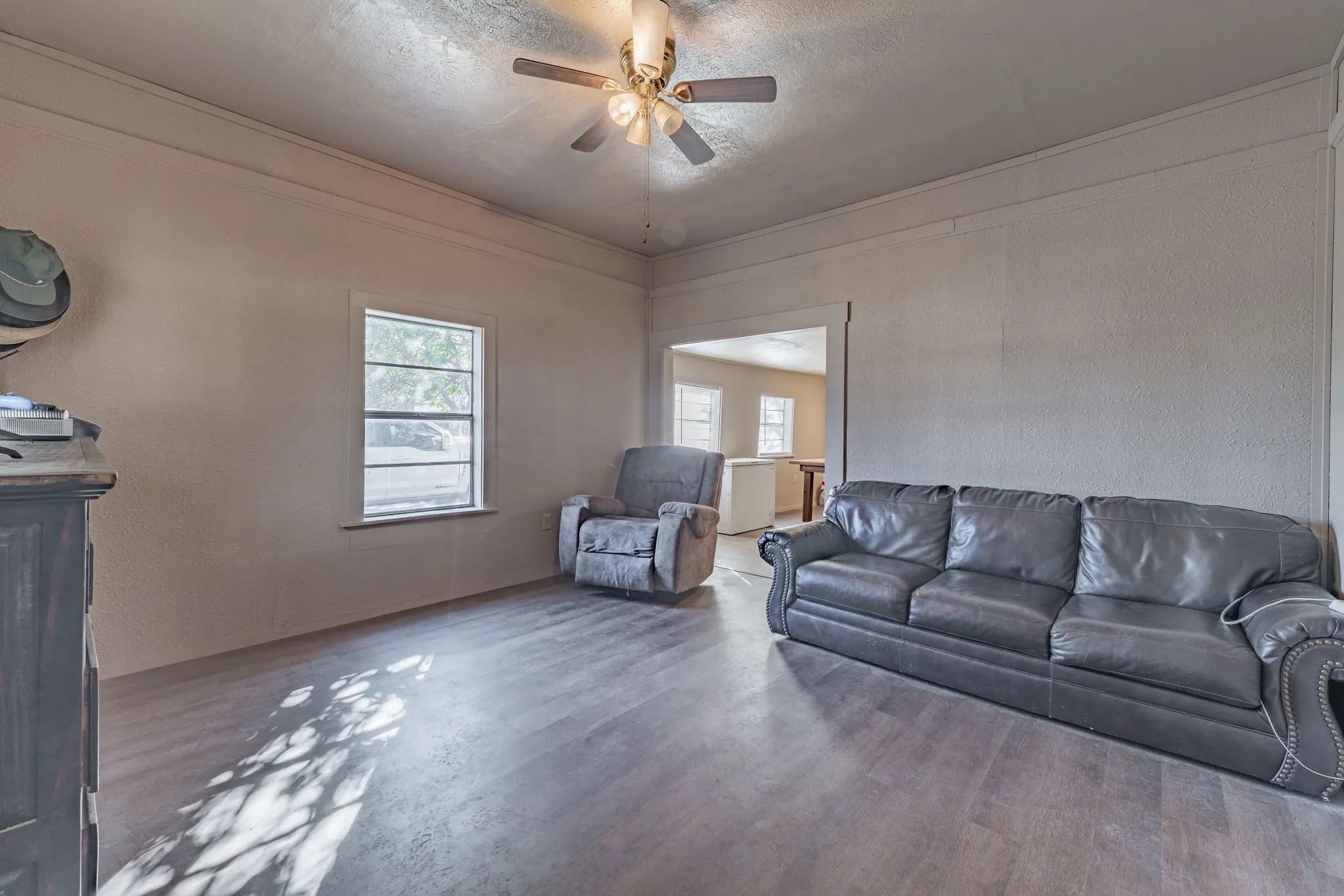 Single Family Residence For Sale in Erath County , 1000 N Clinton Street N, Stephenville, Texas 76401, 3 Bedroom, 1 Bathroom, Garage spaces, 1,232 Sqft, built in 1930, mls#21134359, Real Estate Agent in Stephenville, Homes For Sale in Erath county, Homes For Sale in Stephenville, Realtor in Stephenville Texas, Real Estate Brokerage Independent Realty Texas, Luminita Cordes Realtor