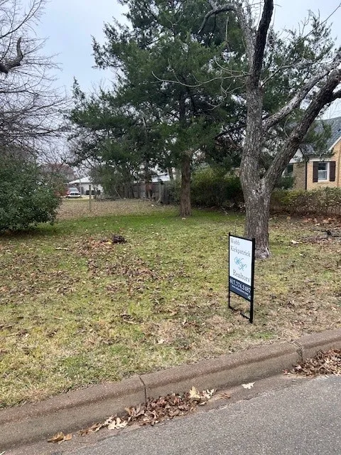 Unimproved Land For Sale in Johnson County , 813 Prairie Avenue, Cleburne, Texas 76033, 0, 0, Garage spaces, 0 Sqft, built in 0, mls#21133773, Real Estate Agent in Cleburne, Homes For Sale in Johnson county, Homes For Sale in Cleburne, Realtor in Cleburne Texas, Real Estate Brokerage Independent Realty Texas, Luminita Cordes Realtor