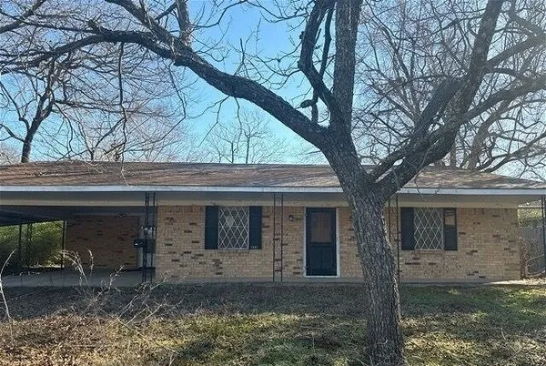 Single Family Residence For Sale in Delta County , 1041 5th Street, Cooper, Texas 75432, 2 Bedroom, 1 Bathroom, Garage spaces, 1,330 Sqft, built in 1971, mls#21134483, Real Estate Agent in Cooper, Homes For Sale in Delta county, Homes For Sale in Cooper, Realtor in Cooper Texas, Real Estate Brokerage Independent Realty Texas, Luminita Cordes Realtor