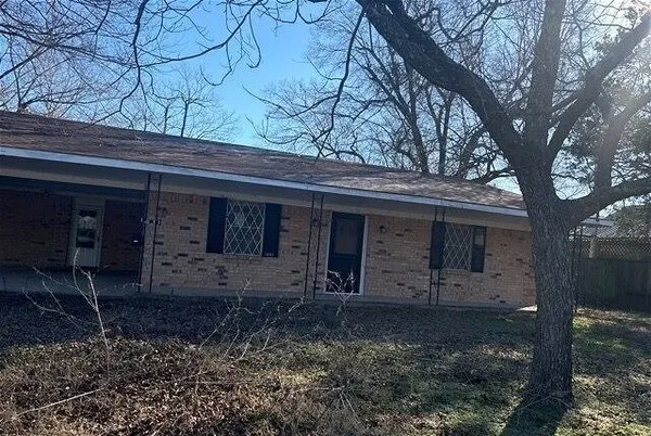 Single Family Residence For Sale in Delta County , 1041 5th Street, Cooper, Texas 75432, 2 Bedroom, 1 Bathroom, Garage spaces, 1,330 Sqft, built in 1971, mls#21134483, Real Estate Agent in Cooper, Homes For Sale in Delta county, Homes For Sale in Cooper, Realtor in Cooper Texas, Real Estate Brokerage Independent Realty Texas, Luminita Cordes Realtor