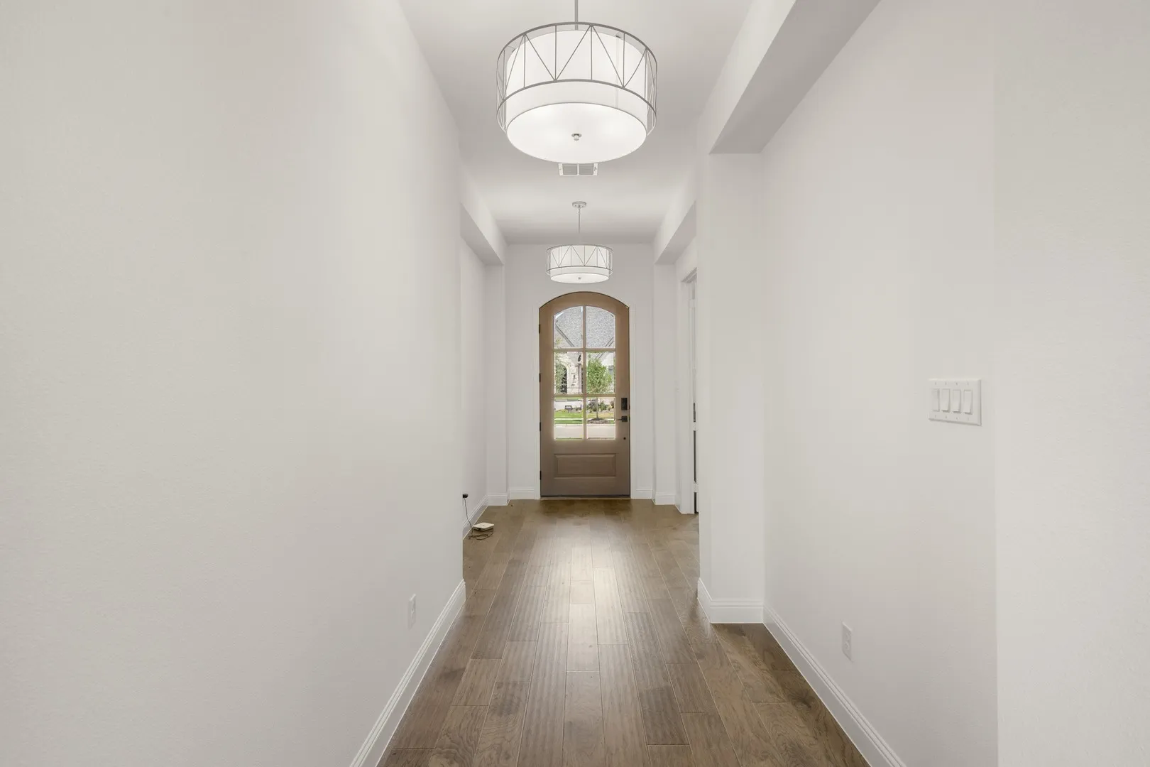4718 Hawthorn Hills- Living Room-2
