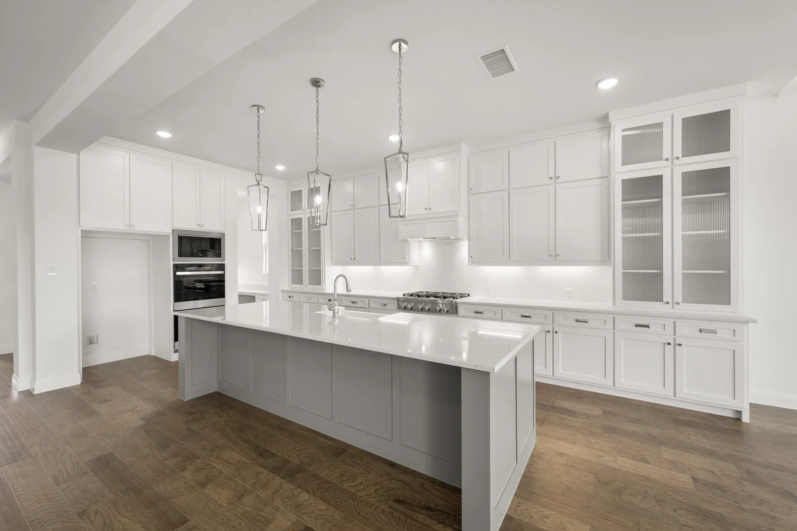 4718 Hawthorn Hills- Dining