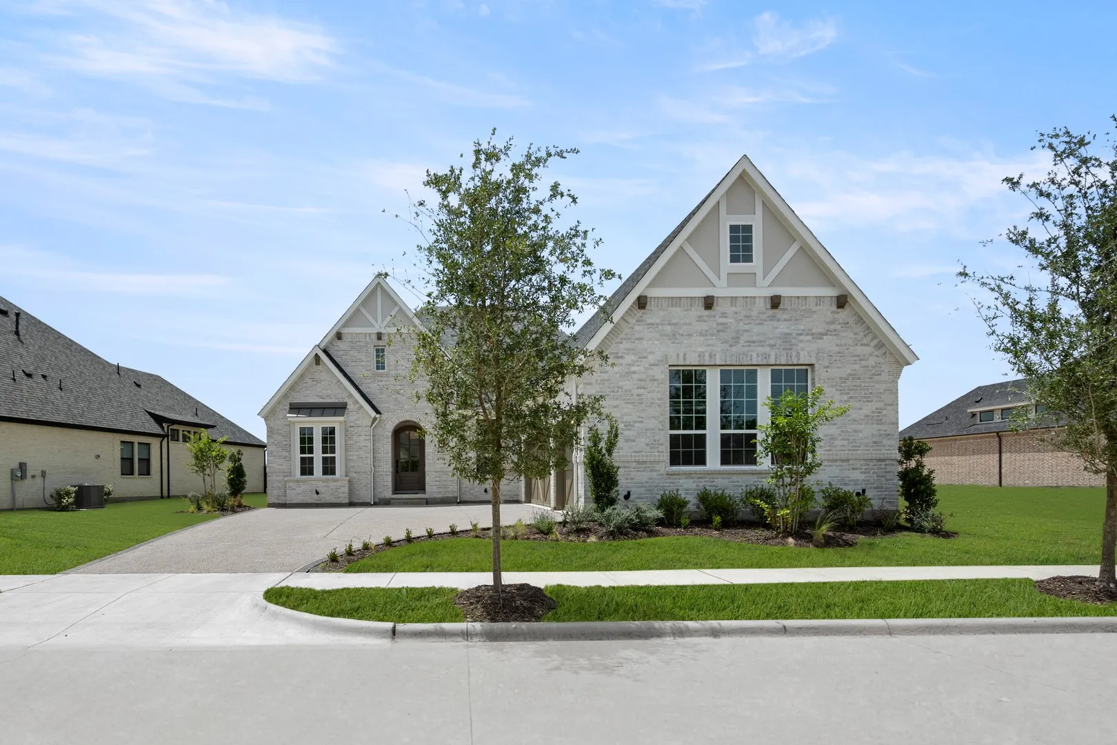 4718 Hawthorn Hills- Study