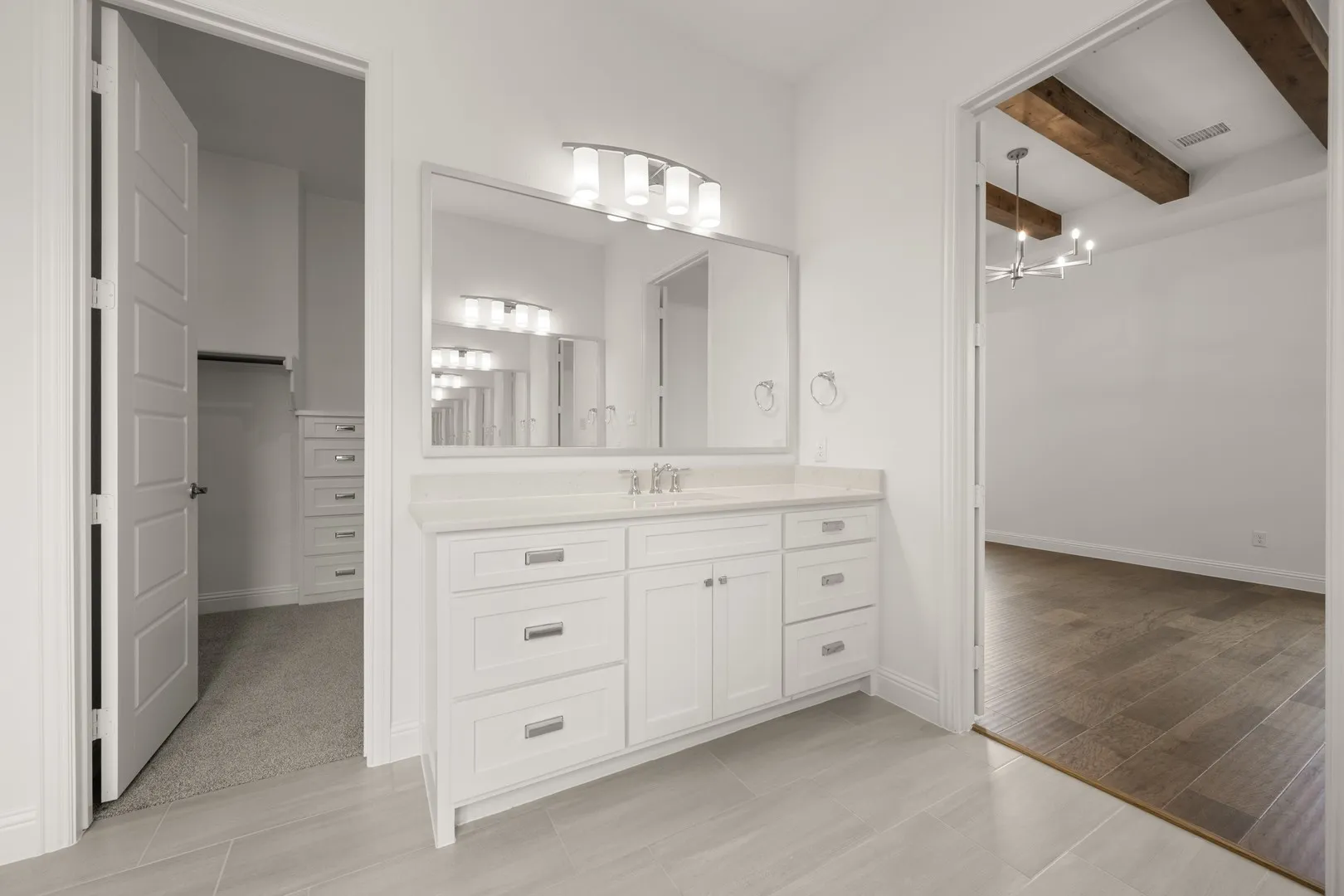 4718 Hawthorn Hills- Back