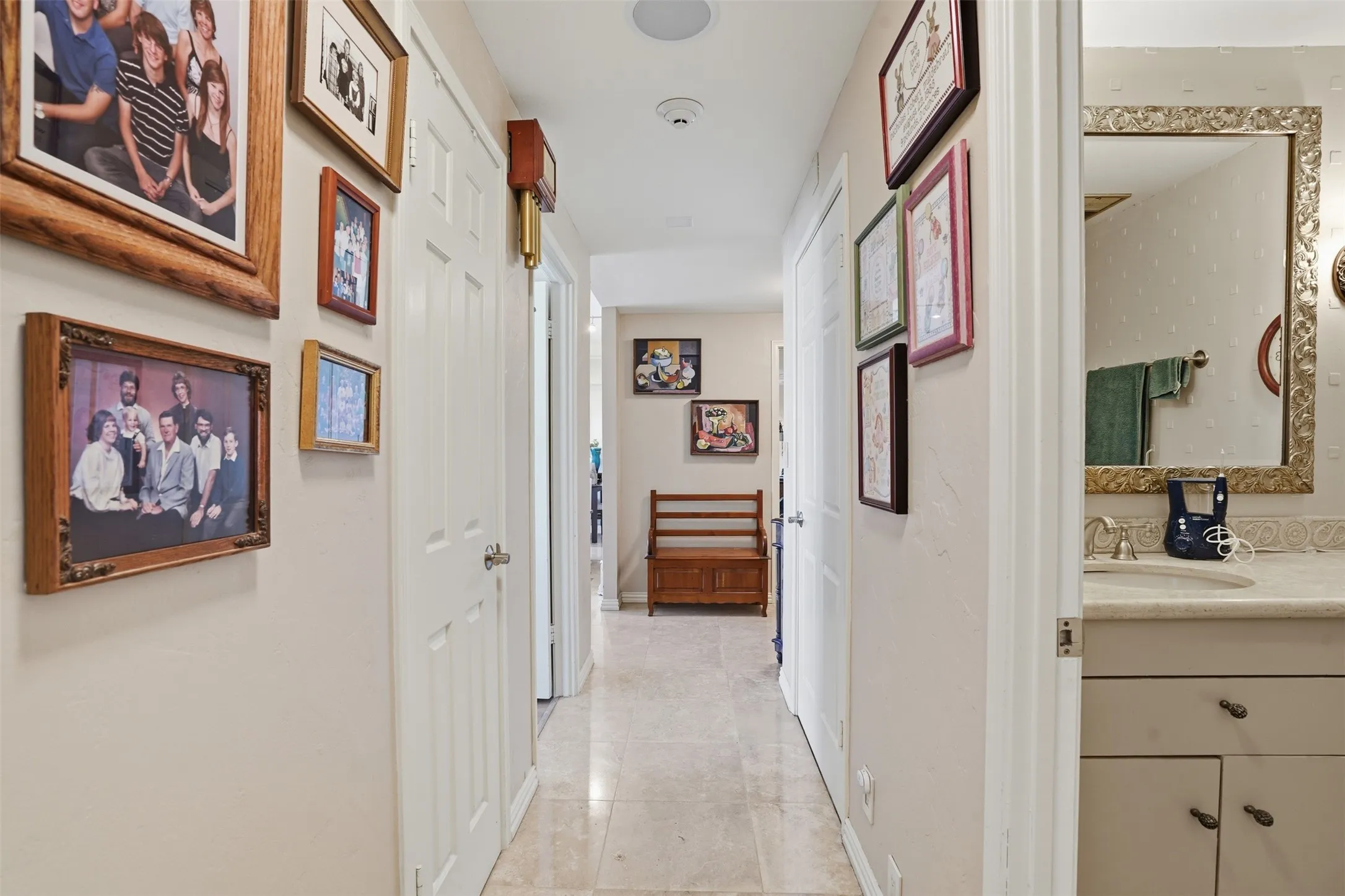 Condominium For Sale in Dallas County , 3030 Mckinney Avenue 2203, Dallas, Texas 75204, 2 Bedroom, 2 Bathroom, 2 Garage spaces, 1,353 Sqft, built in 1981, Preowned, mls#21128110, Real Estate Agent in Dallas, Homes For Sale in Dallas county, Homes For Sale in Dallas, Realtor in Dallas Texas, Real Estate Brokerage Independent Realty Texas, Luminita Cordes Realtor