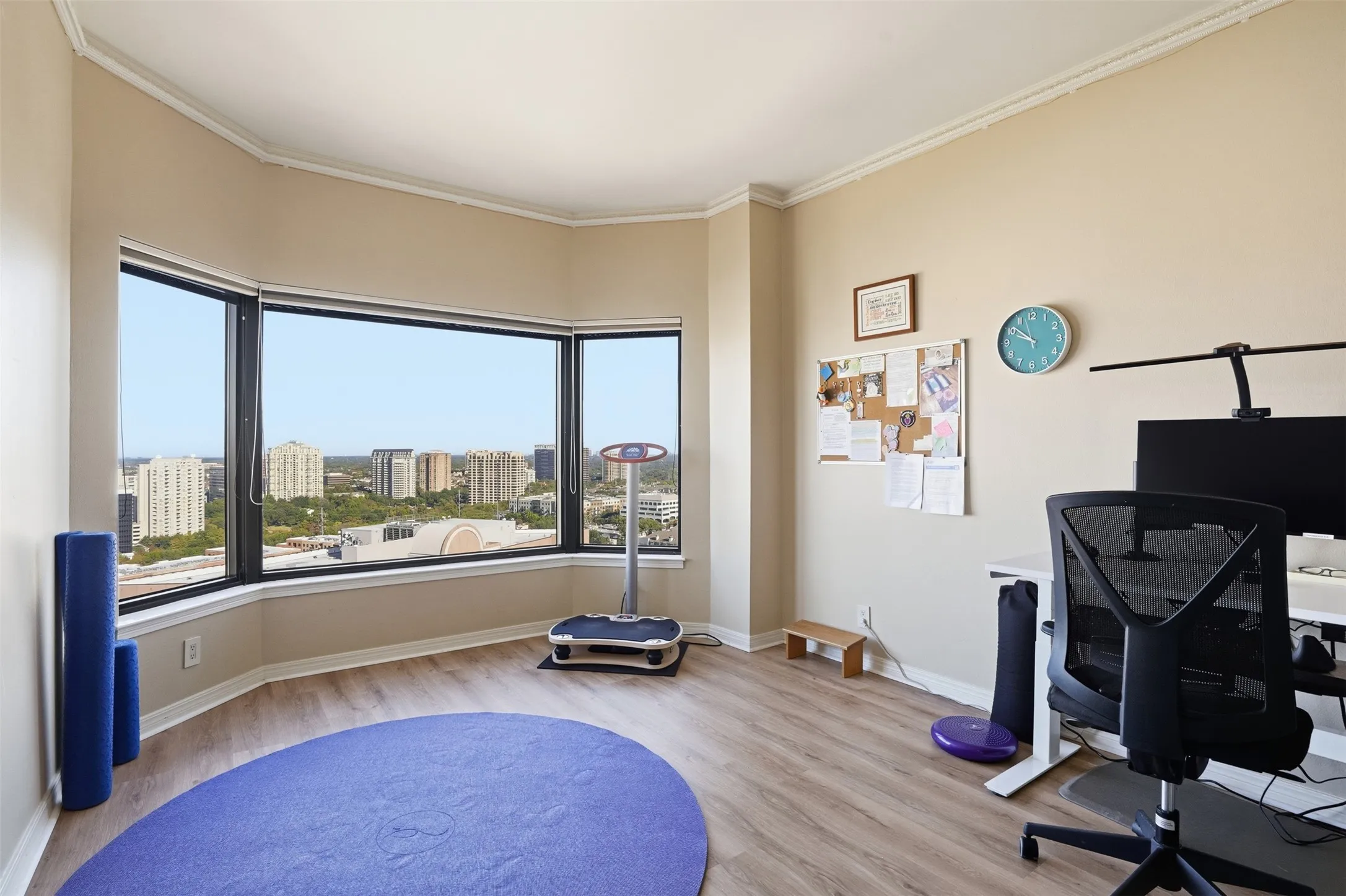 Condominium For Sale in Dallas County , 3030 Mckinney Avenue 2203, Dallas, Texas 75204, 2 Bedroom, 2 Bathroom, 2 Garage spaces, 1,353 Sqft, built in 1981, Preowned, mls#21128110, Real Estate Agent in Dallas, Homes For Sale in Dallas county, Homes For Sale in Dallas, Realtor in Dallas Texas, Real Estate Brokerage Independent Realty Texas, Luminita Cordes Realtor