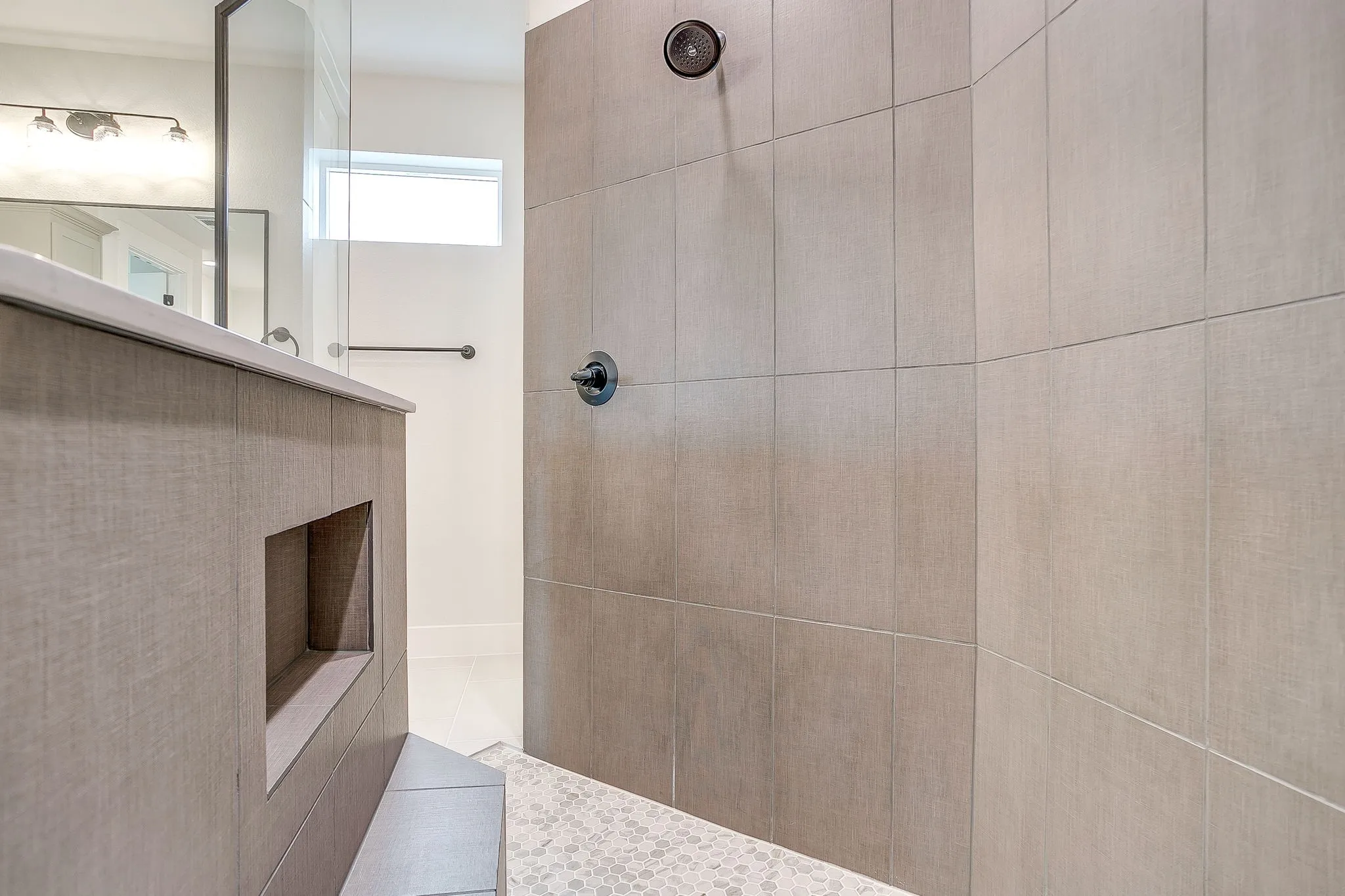 Single Family Residence For Sale in Ellis County , 136 Lana Garden Way, Waxahachie, Texas 75165, 4 Bedroom, 3 Bathroom, 3 Garage spaces, 2,719 Sqft, built in 2025, New Construction - Complete, mls#21134439, Real Estate Agent in Waxahachie, Homes For Sale in Ellis county, Homes For Sale in Waxahachie, Realtor in Waxahachie Texas, Real Estate Brokerage Independent Realty Texas, Luminita Cordes Realtor