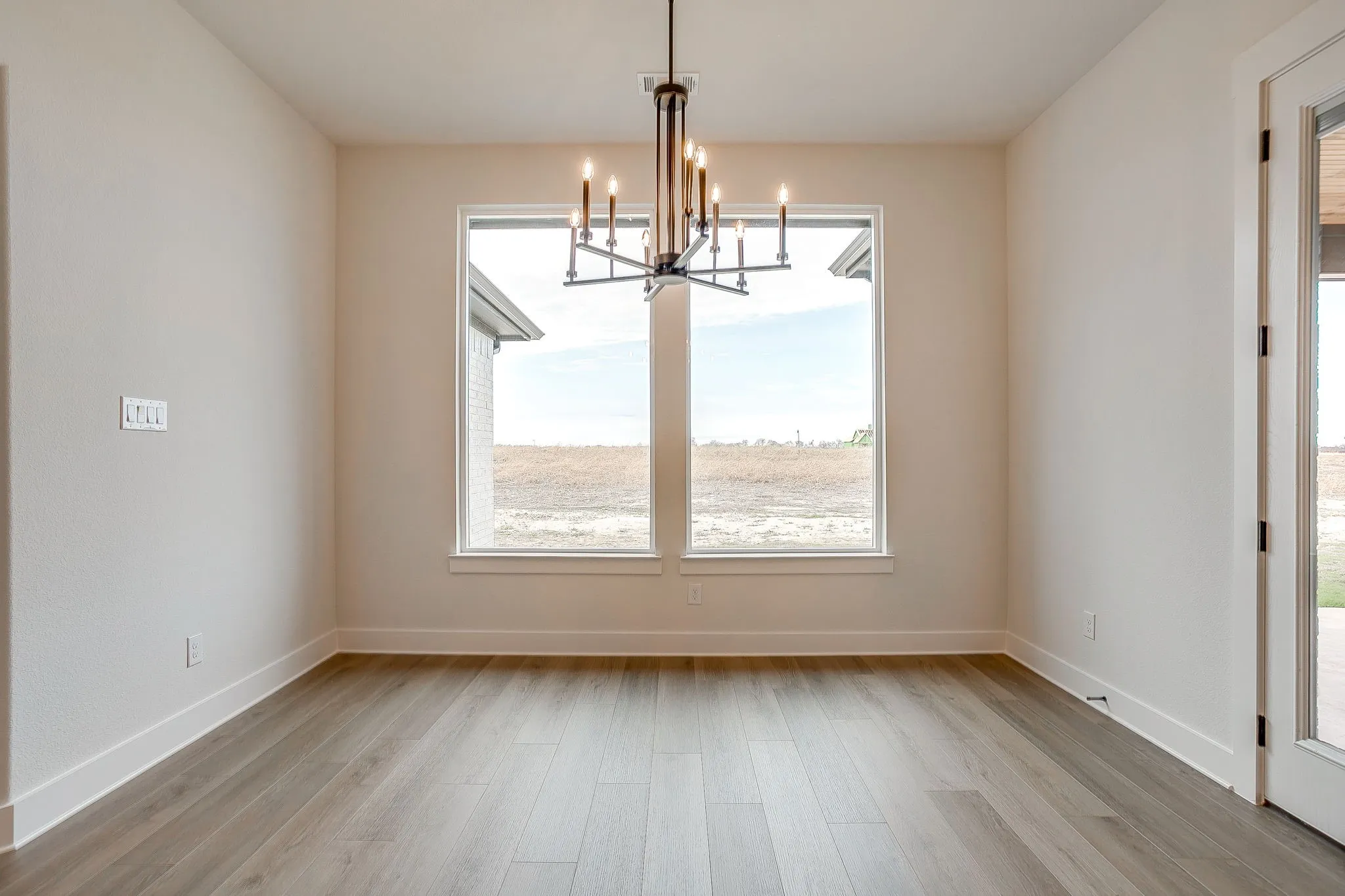 Single Family Residence For Sale in Ellis County , 136 Lana Garden Way, Waxahachie, Texas 75165, 4 Bedroom, 3 Bathroom, 3 Garage spaces, 2,719 Sqft, built in 2025, New Construction - Complete, mls#21134439, Real Estate Agent in Waxahachie, Homes For Sale in Ellis county, Homes For Sale in Waxahachie, Realtor in Waxahachie Texas, Real Estate Brokerage Independent Realty Texas, Luminita Cordes Realtor