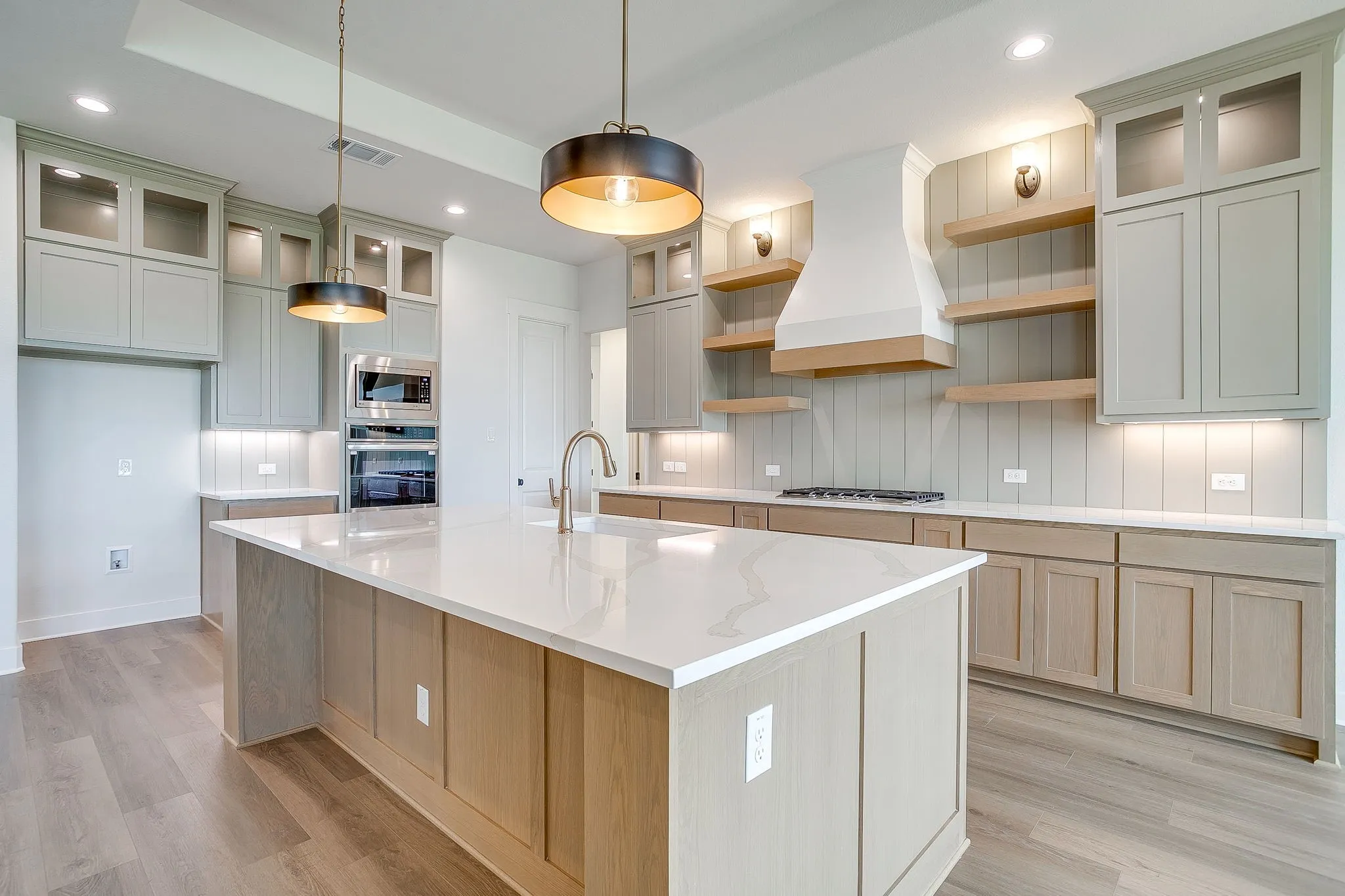 Single Family Residence For Sale in Ellis County , 136 Lana Garden Way, Waxahachie, Texas 75165, 4 Bedroom, 3 Bathroom, 3 Garage spaces, 2,719 Sqft, built in 2025, New Construction - Complete, mls#21134439, Real Estate Agent in Waxahachie, Homes For Sale in Ellis county, Homes For Sale in Waxahachie, Realtor in Waxahachie Texas, Real Estate Brokerage Independent Realty Texas, Luminita Cordes Realtor