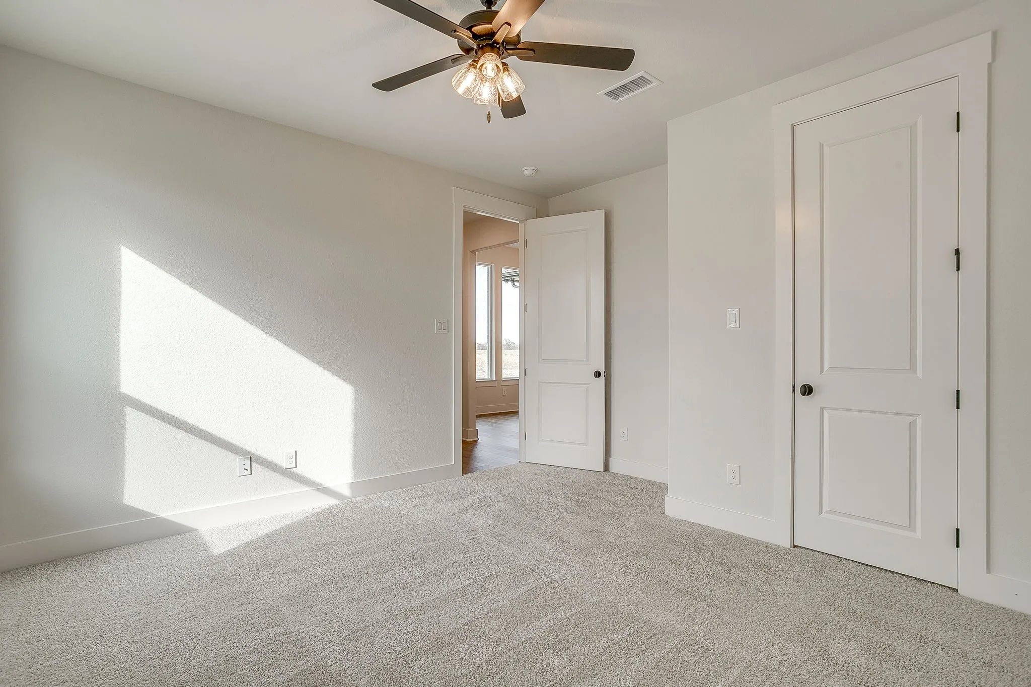 Single Family Residence For Sale in Ellis County , 136 Lana Garden Way, Waxahachie, Texas 75165, 4 Bedroom, 3 Bathroom, 3 Garage spaces, 2,719 Sqft, built in 2025, New Construction - Complete, mls#21134439, Real Estate Agent in Waxahachie, Homes For Sale in Ellis county, Homes For Sale in Waxahachie, Realtor in Waxahachie Texas, Real Estate Brokerage Independent Realty Texas, Luminita Cordes Realtor