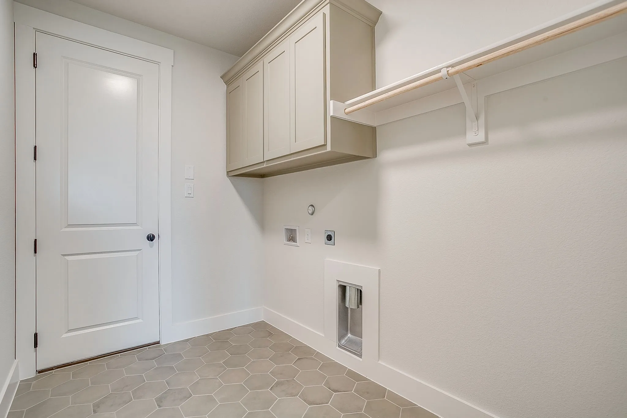 Single Family Residence For Sale in Ellis County , 136 Lana Garden Way, Waxahachie, Texas 75165, 4 Bedroom, 3 Bathroom, 3 Garage spaces, 2,719 Sqft, built in 2025, New Construction - Complete, mls#21134439, Real Estate Agent in Waxahachie, Homes For Sale in Ellis county, Homes For Sale in Waxahachie, Realtor in Waxahachie Texas, Real Estate Brokerage Independent Realty Texas, Luminita Cordes Realtor