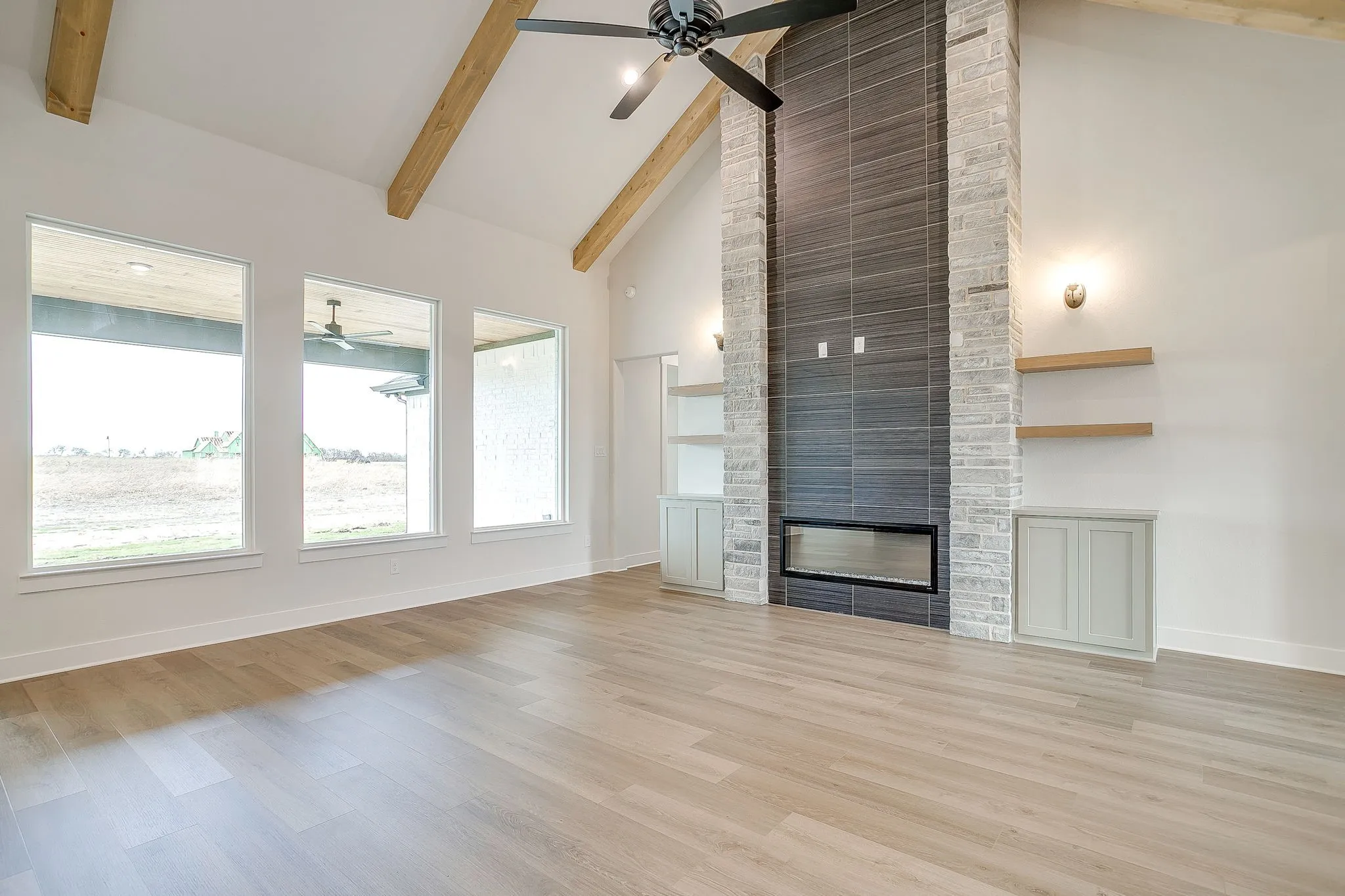 Single Family Residence For Sale in Ellis County , 136 Lana Garden Way, Waxahachie, Texas 75165, 4 Bedroom, 3 Bathroom, 3 Garage spaces, 2,719 Sqft, built in 2025, New Construction - Complete, mls#21134439, Real Estate Agent in Waxahachie, Homes For Sale in Ellis county, Homes For Sale in Waxahachie, Realtor in Waxahachie Texas, Real Estate Brokerage Independent Realty Texas, Luminita Cordes Realtor