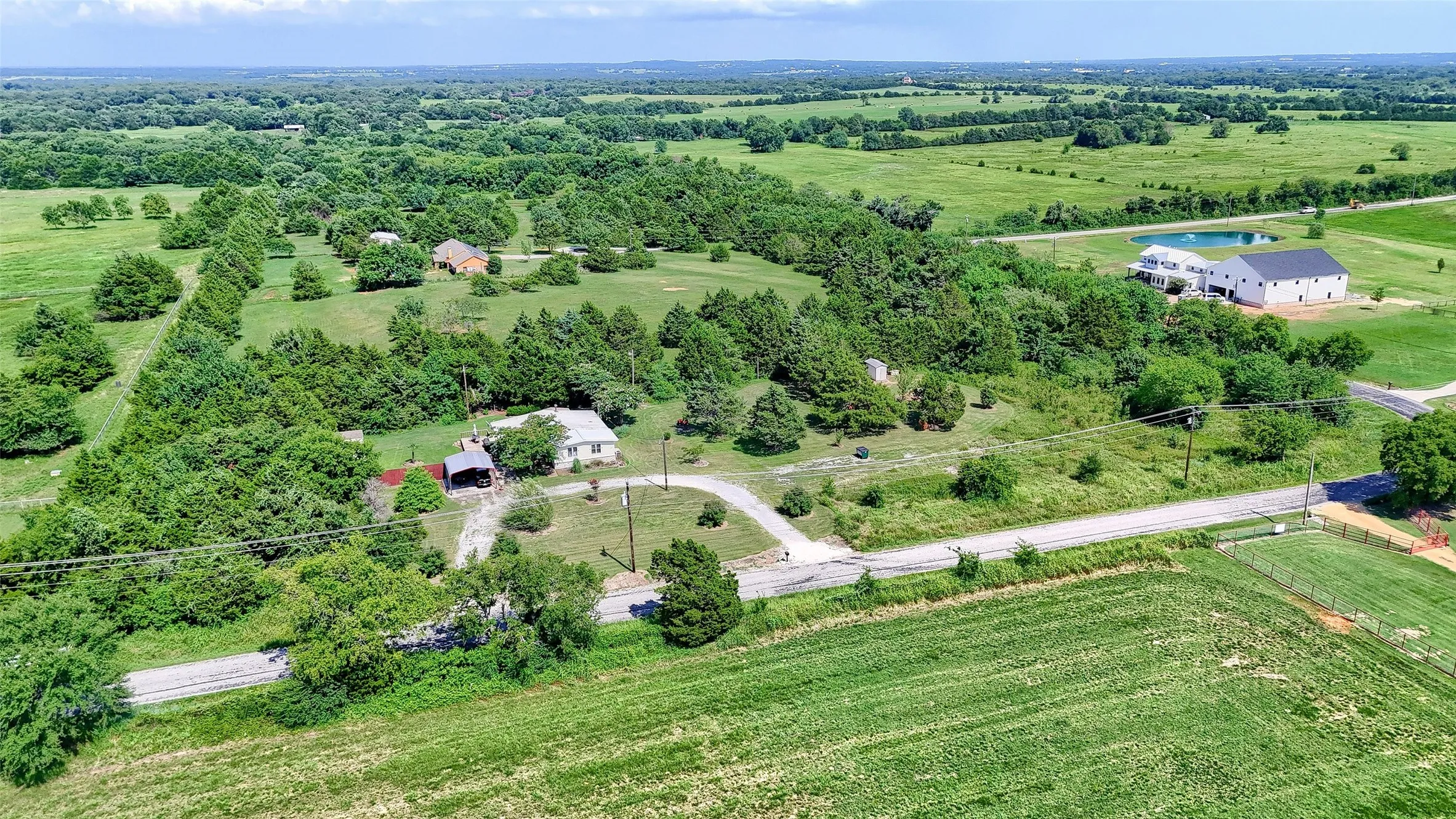 Single Family Residence For Sale in Grayson County , 2447 Cemetery Road, Pottsboro, Texas 75076, 2 Bedrooms, 1 Bathroom, Garage spaces, 1,652 Sqft, built in 1984, Preowned, Price $370,000, mls#21133872, Real Estate Agent in Pottsboro, Homes For Sale in Grayson county, Homes For Sale in Pottsboro, Realtor in Pottsboro Texas, Real Estate Brokerage Independent Realty Texas, Luminita Cordes Realtor