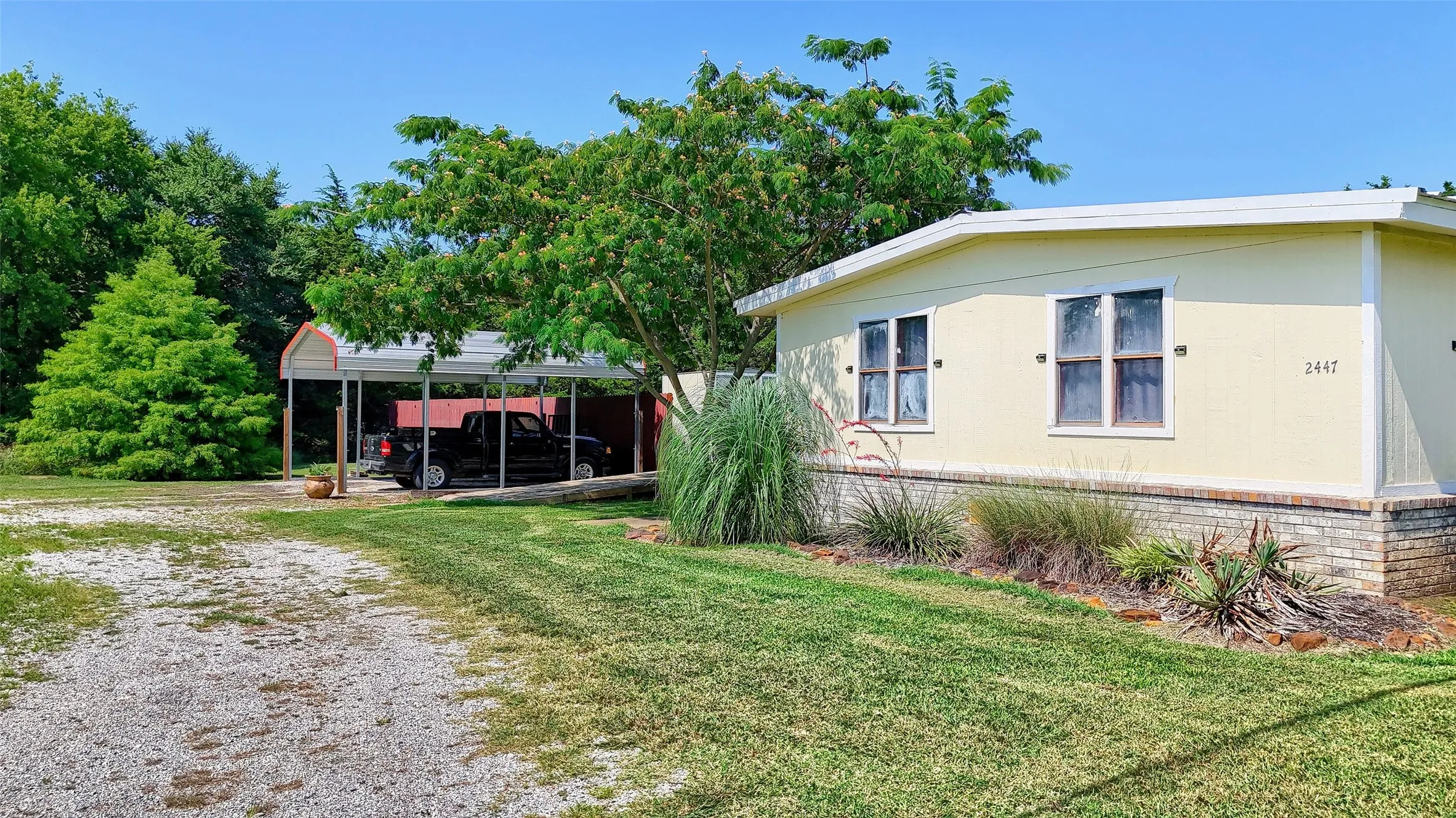 Single Family Residence For Sale in Grayson County , 2447 Cemetery Road, Pottsboro, Texas 75076, 2 Bedrooms, 1 Bathroom, Garage spaces, 1,652 Sqft, built in 1984, Preowned, Price $370,000, mls#21133872, Real Estate Agent in Pottsboro, Homes For Sale in Grayson county, Homes For Sale in Pottsboro, Realtor in Pottsboro Texas, Real Estate Brokerage Independent Realty Texas, Luminita Cordes Realtor