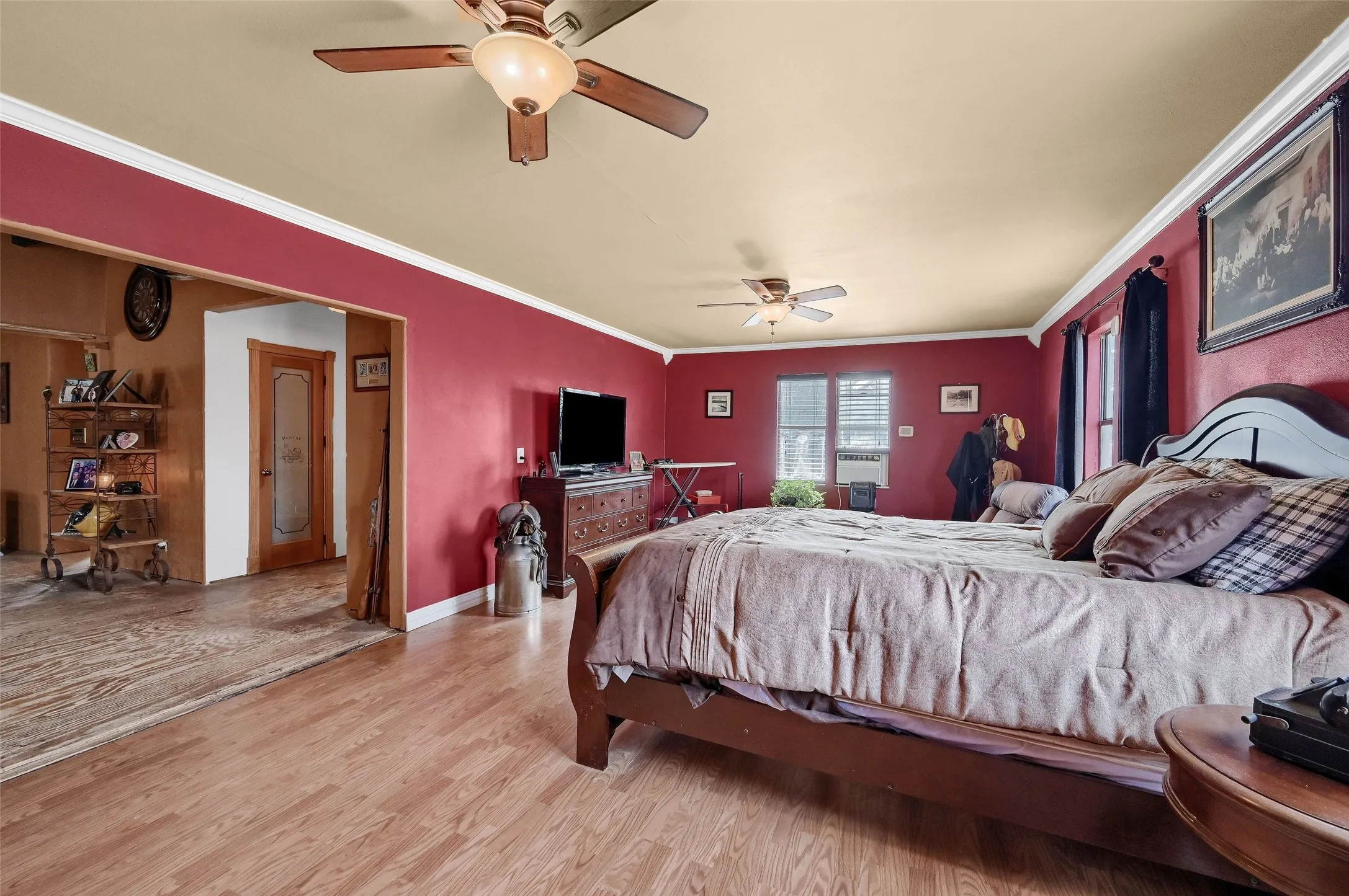 Single Family Residence For Sale in Grayson County , 2447 Cemetery Road, Pottsboro, Texas 75076, 2 Bedrooms, 1 Bathroom, Garage spaces, 1,652 Sqft, built in 1984, Preowned, Price $370,000, mls#21133872, Real Estate Agent in Pottsboro, Homes For Sale in Grayson county, Homes For Sale in Pottsboro, Realtor in Pottsboro Texas, Real Estate Brokerage Independent Realty Texas, Luminita Cordes Realtor