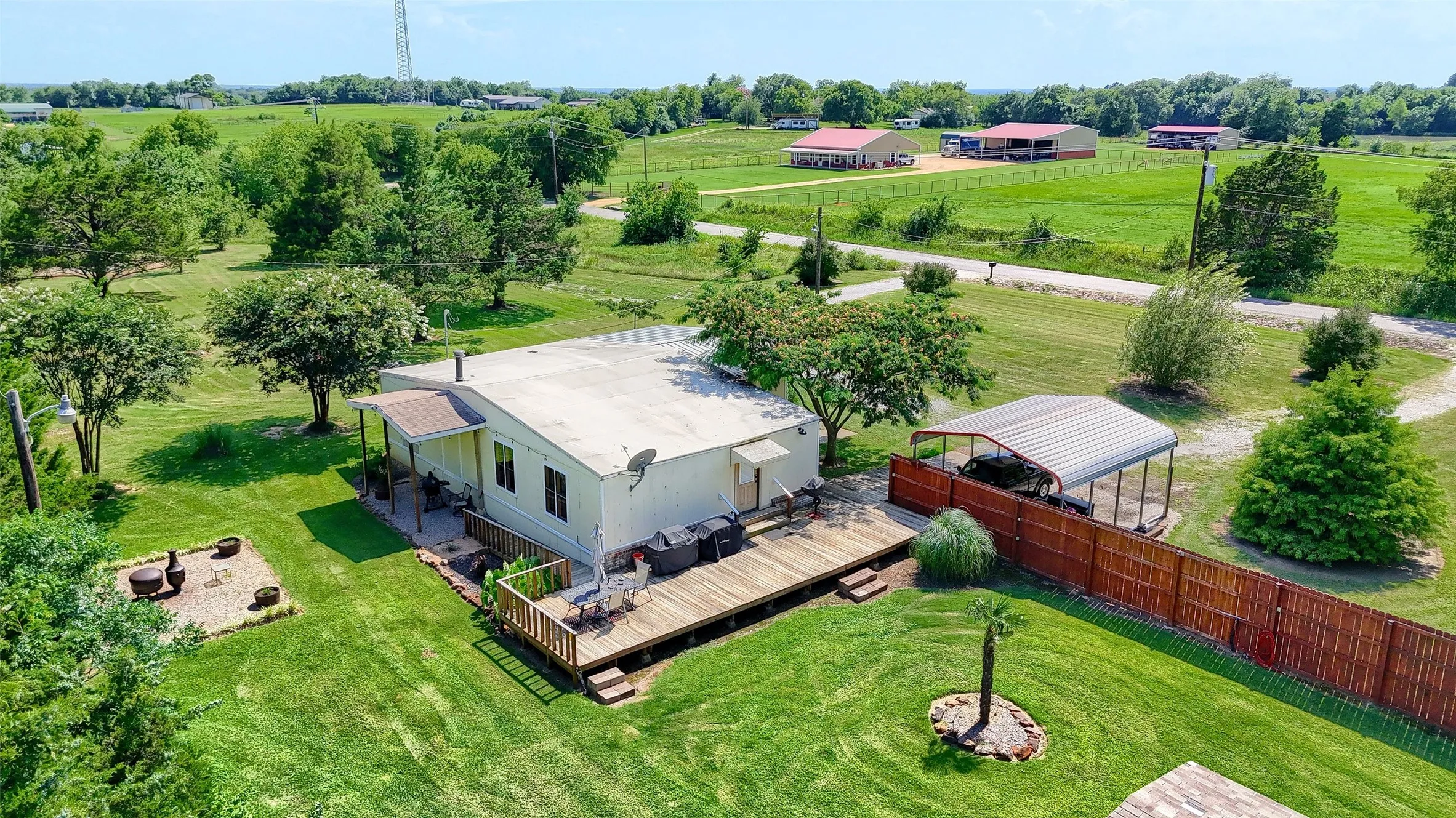 Single Family Residence For Sale in Grayson County , 2447 Cemetery Road, Pottsboro, Texas 75076, 2 Bedrooms, 1 Bathroom, Garage spaces, 1,652 Sqft, built in 1984, Preowned, Price $370,000, mls#21133872, Real Estate Agent in Pottsboro, Homes For Sale in Grayson county, Homes For Sale in Pottsboro, Realtor in Pottsboro Texas, Real Estate Brokerage Independent Realty Texas, Luminita Cordes Realtor