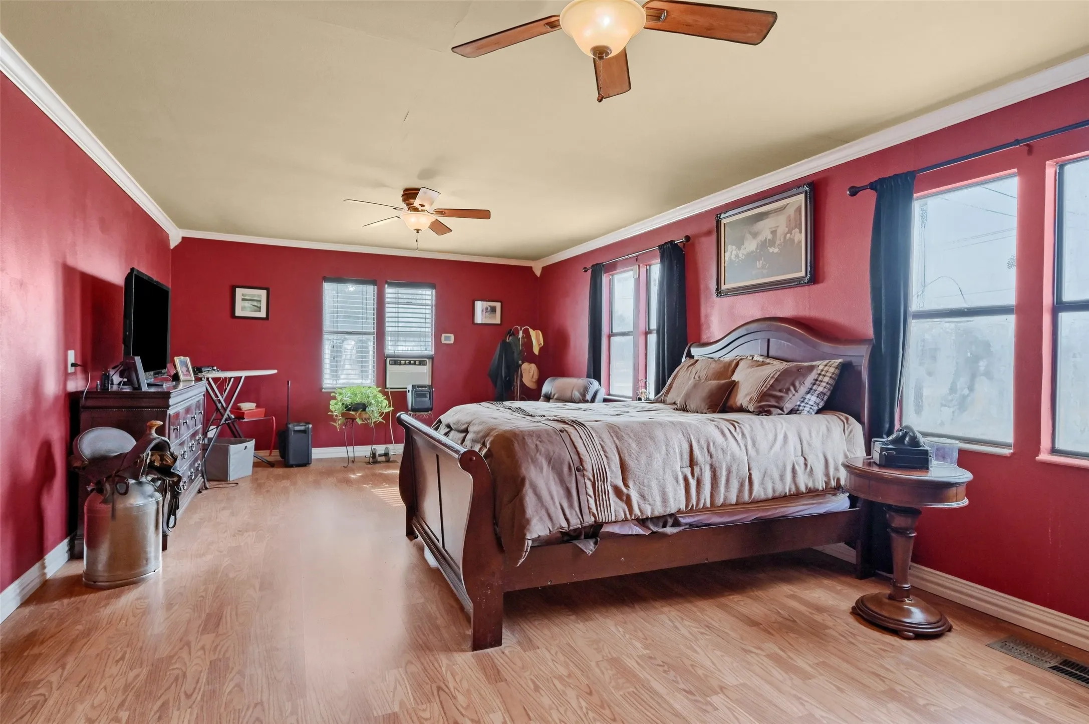 Single Family Residence For Sale in Grayson County , 2447 Cemetery Road, Pottsboro, Texas 75076, 2 Bedrooms, 1 Bathroom, Garage spaces, 1,652 Sqft, built in 1984, Preowned, Price $370,000, mls#21133872, Real Estate Agent in Pottsboro, Homes For Sale in Grayson county, Homes For Sale in Pottsboro, Realtor in Pottsboro Texas, Real Estate Brokerage Independent Realty Texas, Luminita Cordes Realtor