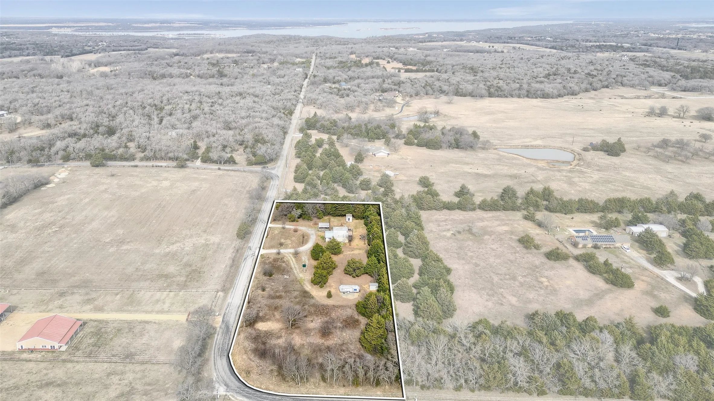 Single Family Residence For Sale in Grayson County , 2447 Cemetery Road, Pottsboro, Texas 75076, 2 Bedrooms, 1 Bathroom, Garage spaces, 1,652 Sqft, built in 1984, Preowned, Price $370,000, mls#21133872, Real Estate Agent in Pottsboro, Homes For Sale in Grayson county, Homes For Sale in Pottsboro, Realtor in Pottsboro Texas, Real Estate Brokerage Independent Realty Texas, Luminita Cordes Realtor