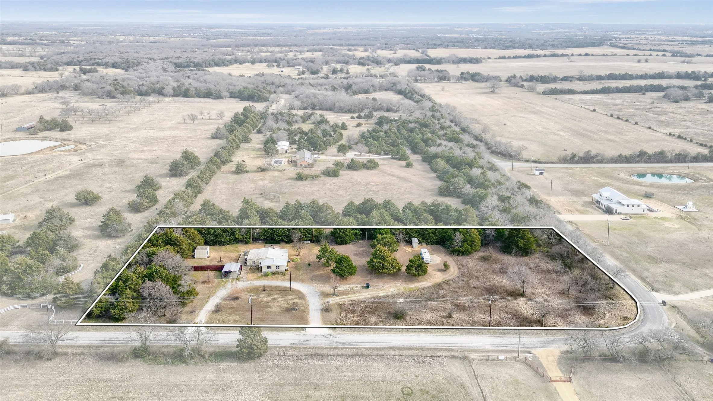 Single Family Residence For Sale in Grayson County , 2447 Cemetery Road, Pottsboro, Texas 75076, 2 Bedrooms, 1 Bathroom, Garage spaces, 1,652 Sqft, built in 1984, Preowned, Price $370,000, mls#21133872, Real Estate Agent in Pottsboro, Homes For Sale in Grayson county, Homes For Sale in Pottsboro, Realtor in Pottsboro Texas, Real Estate Brokerage Independent Realty Texas, Luminita Cordes Realtor