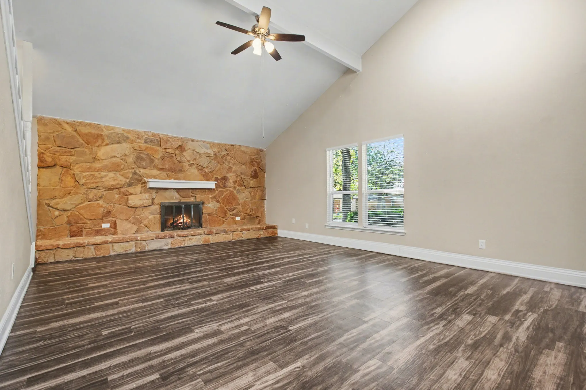 Single Family Residence For Sale in Tarrant County , 4907 Sagebrush Court, Arlington, Texas 76017, 3 Bedroom, 2 Bathroom, 2 Garage spaces, 2,548 Sqft, built in 1978, Preowned, mls#21134936, Real Estate Agent in Arlington, Homes For Sale in Tarrant county, Homes For Sale in Arlington, Realtor in Arlington Texas, Real Estate Brokerage Independent Realty Texas, Luminita Cordes Realtor