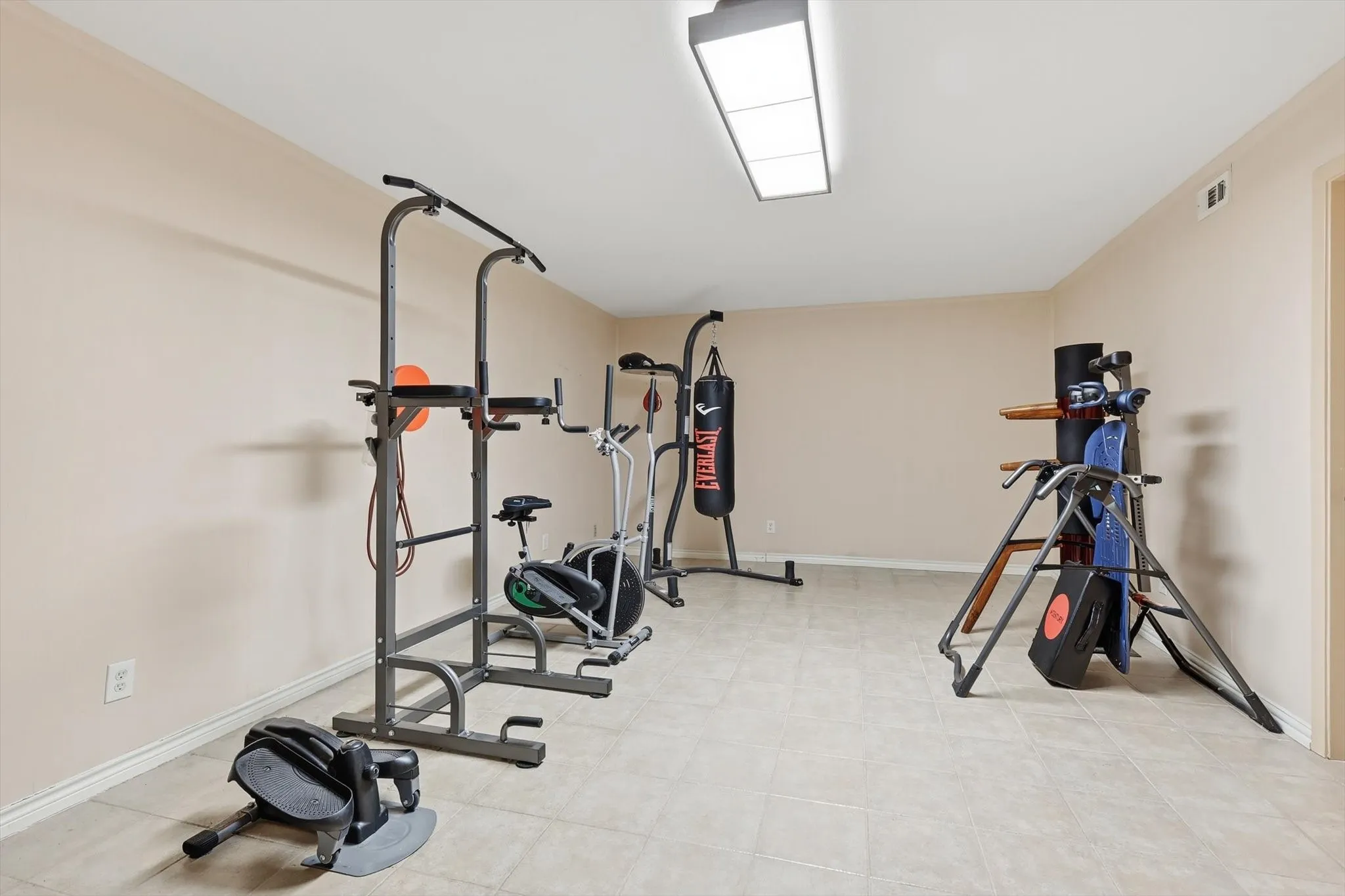 Condominium For Sale in Collin County , 2646 Custer Parkway D, Richardson, Texas 75080, 3 Bedroom, 3 Bathroom, Garage spaces, 1,824 Sqft, built in 1973, Price $275,000, mls#21133140, Real Estate Agent in Richardson, Homes For Sale in Collin county, Homes For Sale in Richardson, Realtor in Richardson Texas, Real Estate Brokerage Independent Realty Texas, Luminita Cordes Realtor