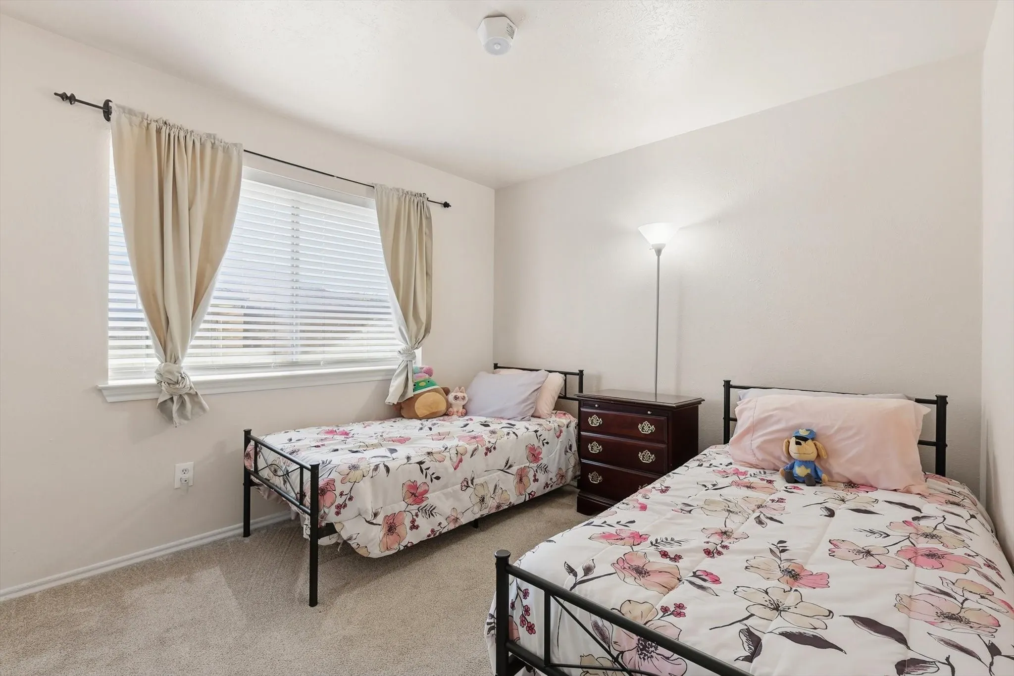 Condominium For Sale in Collin County , 2646 Custer Parkway D, Richardson, Texas 75080, 3 Bedroom, 3 Bathroom, Garage spaces, 1,824 Sqft, built in 1973, Price $275,000, mls#21133140, Real Estate Agent in Richardson, Homes For Sale in Collin county, Homes For Sale in Richardson, Realtor in Richardson Texas, Real Estate Brokerage Independent Realty Texas, Luminita Cordes Realtor