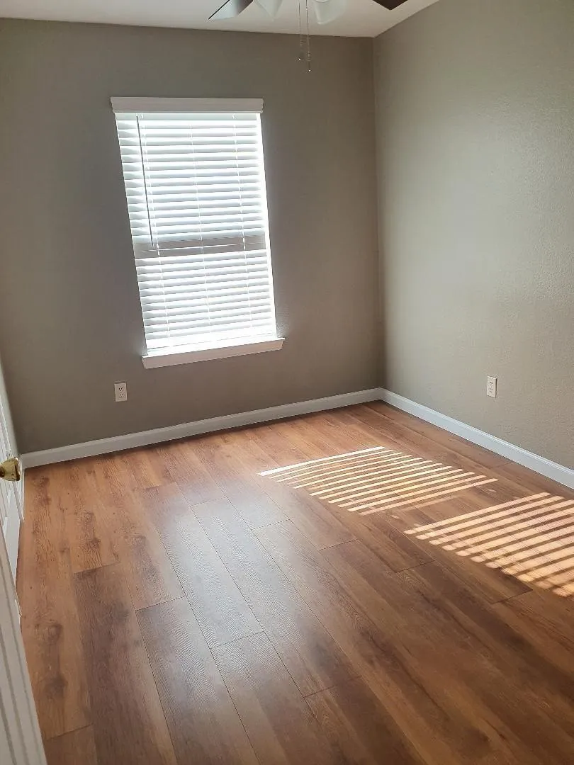 Triplex For Rent in Denton County , 9801-9805 Sycamore Drive, Little Elm, Texas 75068, 3 Bedroom, 3 Bathroom, Garage spaces, 1,400 Sqft, built in 2004, Preowned, mls#21134956, Real Estate Agent in Little Elm, Homes For Rent in Denton county, Homes For Rent in Little Elm, Realtor in Little Elm Texas, Real Estate Brokerage Independent Realty Texas, Luminita Cordes Realtor