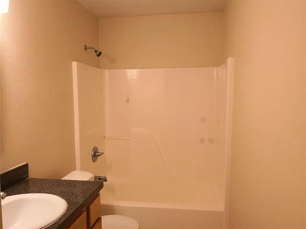 Triplex For Rent in Denton County , 9801-9805 Sycamore Drive, Little Elm, Texas 75068, 3 Bedroom, 3 Bathroom, Garage spaces, 1,400 Sqft, built in 2004, Preowned, mls#21134956, Real Estate Agent in Little Elm, Homes For Rent in Denton county, Homes For Rent in Little Elm, Realtor in Little Elm Texas, Real Estate Brokerage Independent Realty Texas, Luminita Cordes Realtor