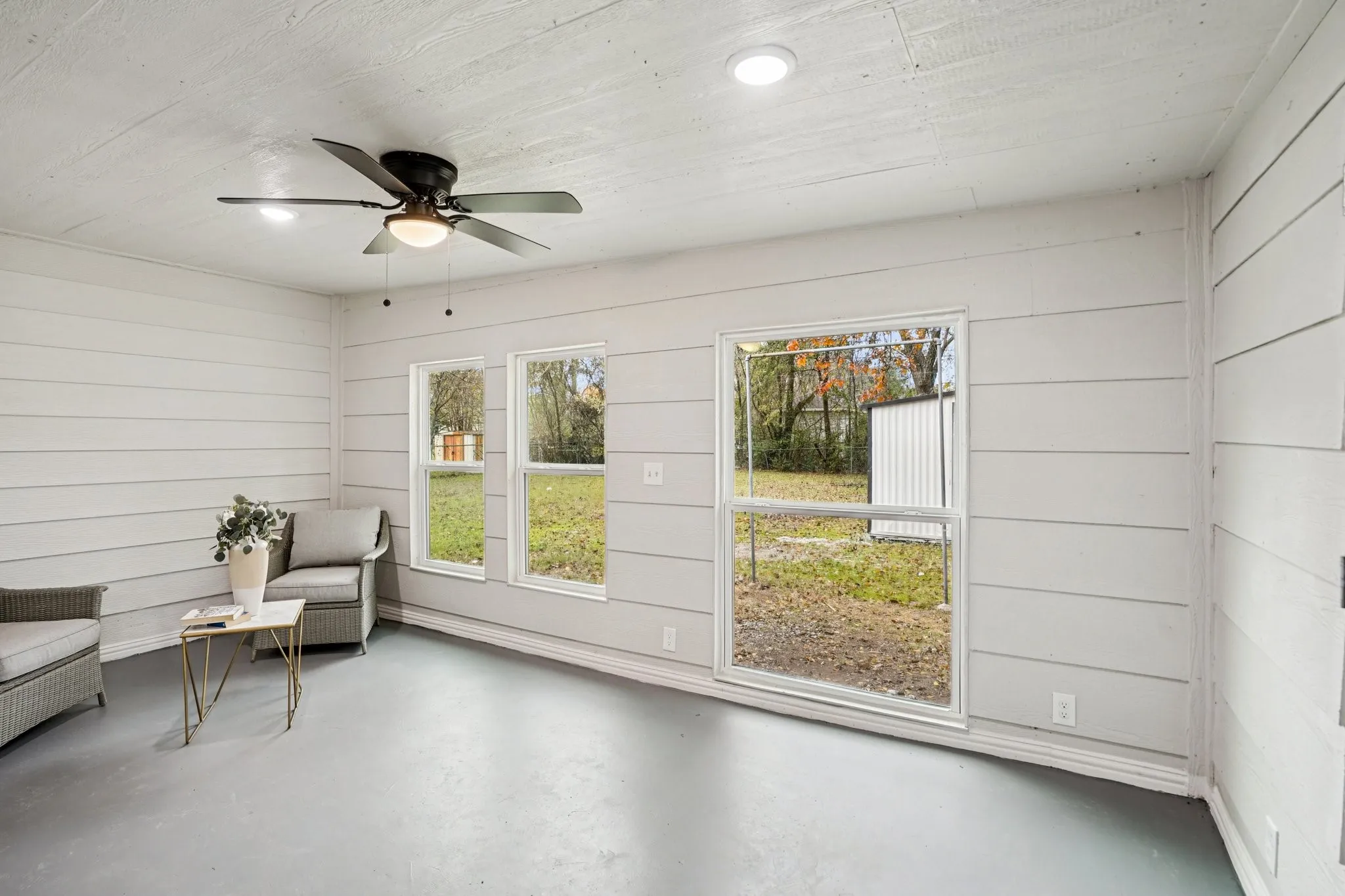 Single Family Residence For Sale in Kaufman County , 305 Westvue Street, Terrell, Texas 75160, 3 Bedroom, 2 Bathroom, 1 Garage spaces, 1,772 Sqft, built in 1954, mls#21134957, Real Estate Agent in Terrell, Homes For Sale in Kaufman county, Homes For Sale in Terrell, Realtor in Terrell Texas, Real Estate Brokerage Independent Realty Texas, Luminita Cordes Realtor