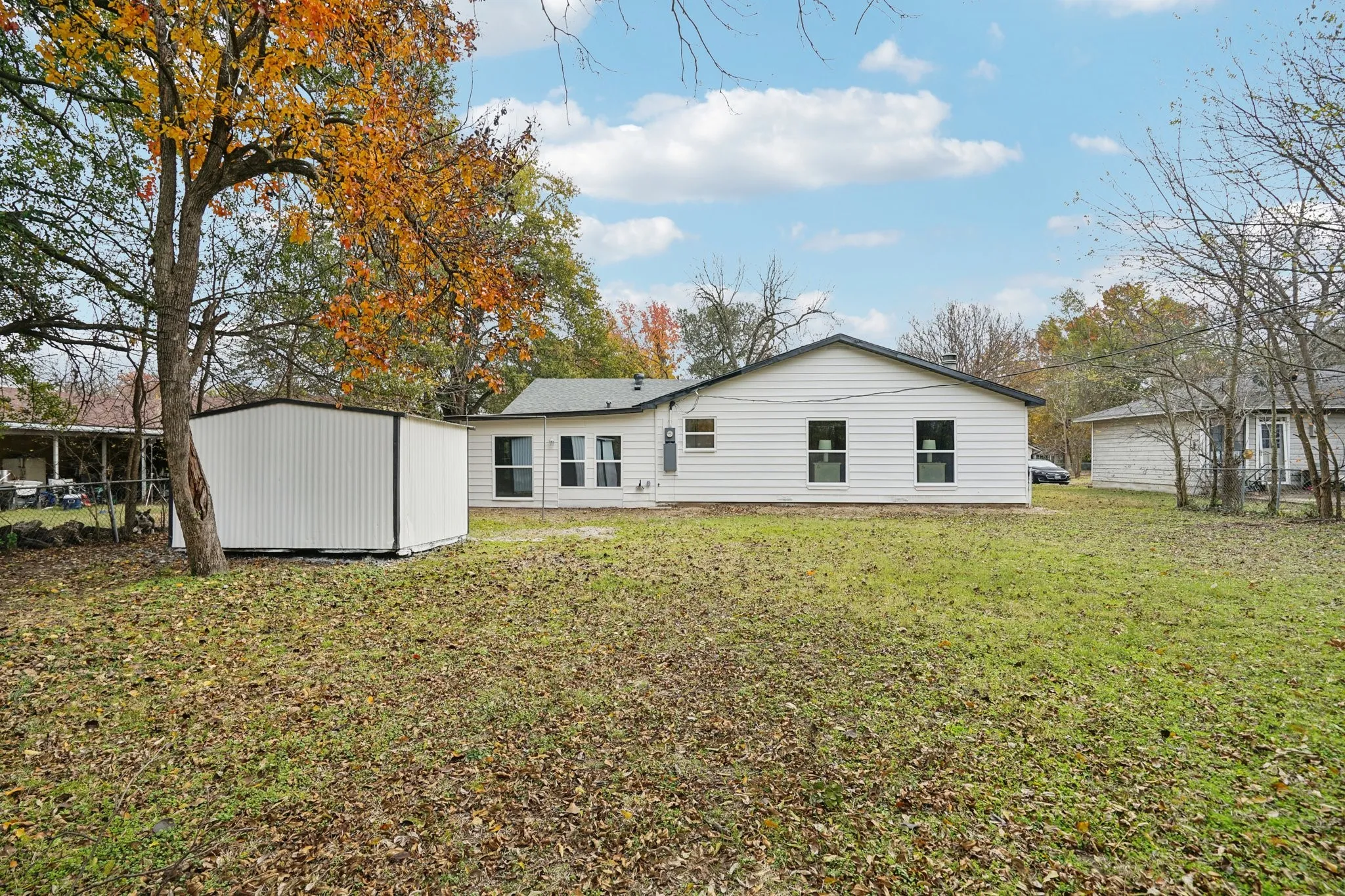 Single Family Residence For Sale in Kaufman County , 305 Westvue Street, Terrell, Texas 75160, 3 Bedroom, 2 Bathroom, 1 Garage spaces, 1,772 Sqft, built in 1954, mls#21134957, Real Estate Agent in Terrell, Homes For Sale in Kaufman county, Homes For Sale in Terrell, Realtor in Terrell Texas, Real Estate Brokerage Independent Realty Texas, Luminita Cordes Realtor