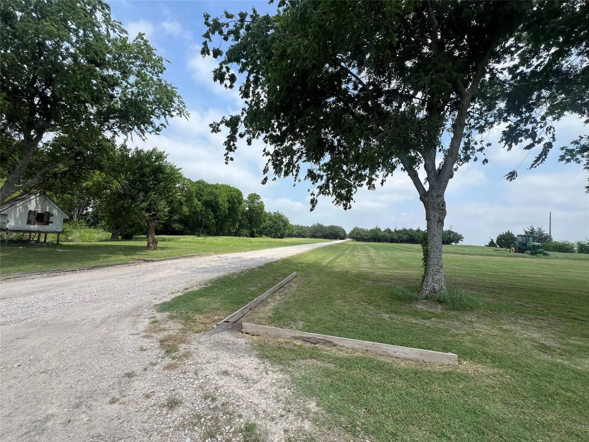 Single Family Residence For Sale in Collin County , 18877 Fm 2755, Royse City, Texas 75189, 3 Bedrooms, 2 Bathrooms, 3 Garage spaces, 1,750 Sqft, built in 2017, Price $2,750,000, mls#21134071, Real Estate Agent in Royse City, Homes For Sale in Collin county, Homes For Sale in Royse City, Realtor in Royse City Texas, Real Estate Brokerage Independent Realty Texas, Luminita Cordes Realtor